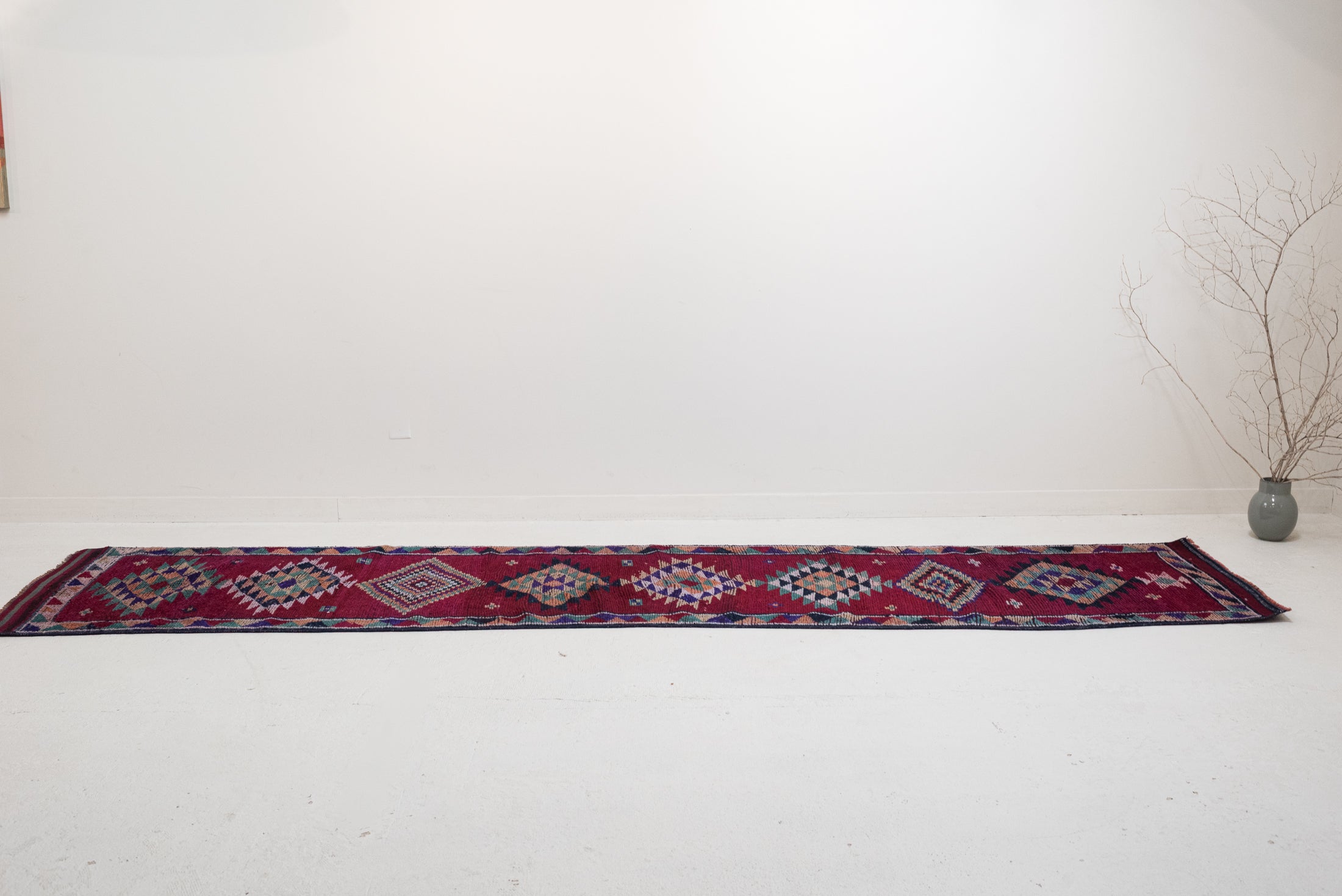 2'9 x 12'2 | R-4085