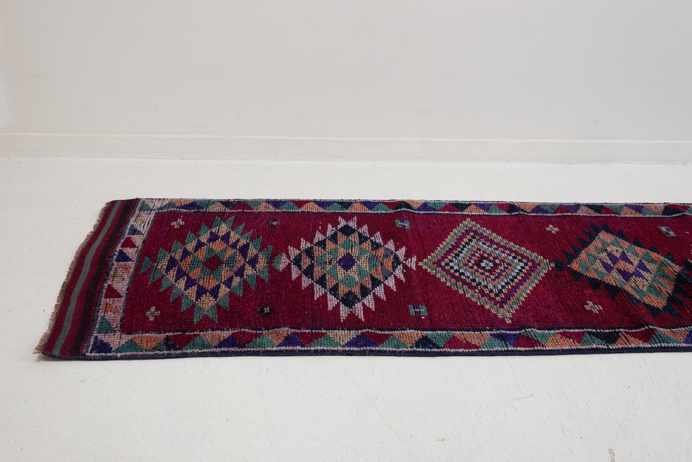 2'9 x 12'2 | R-4085