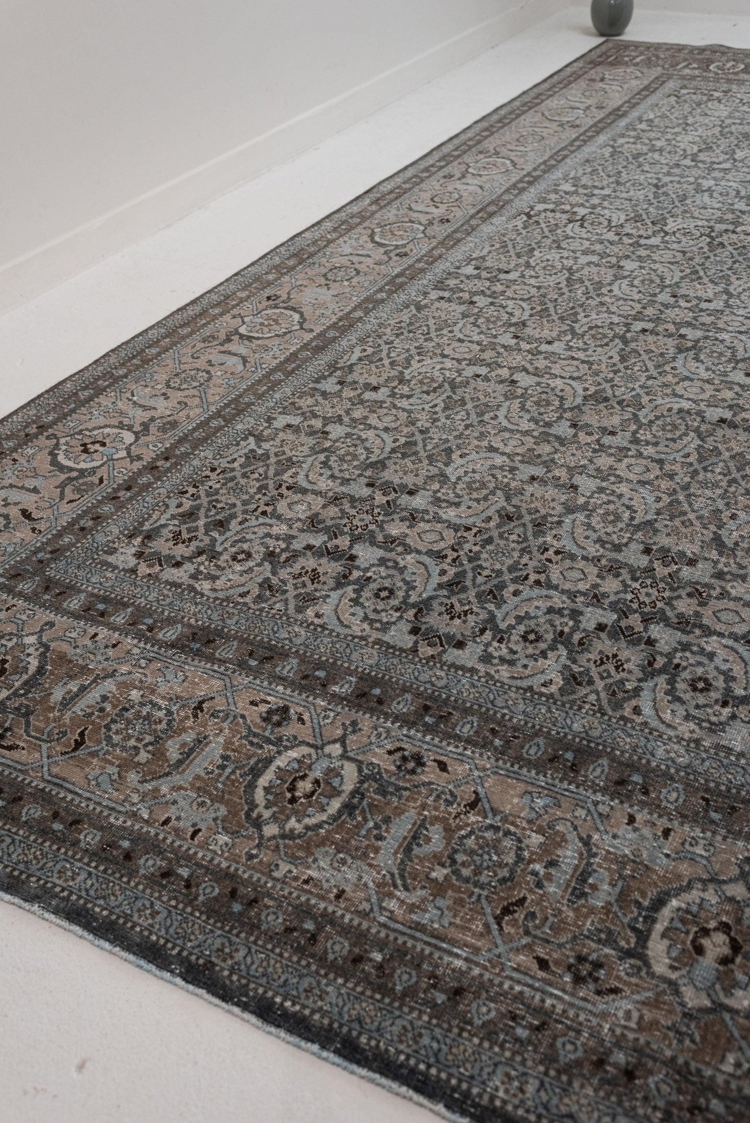 9&#39;5 x 12&#39;7 | Beautiful 1930s Tabriz Rug | L-3272