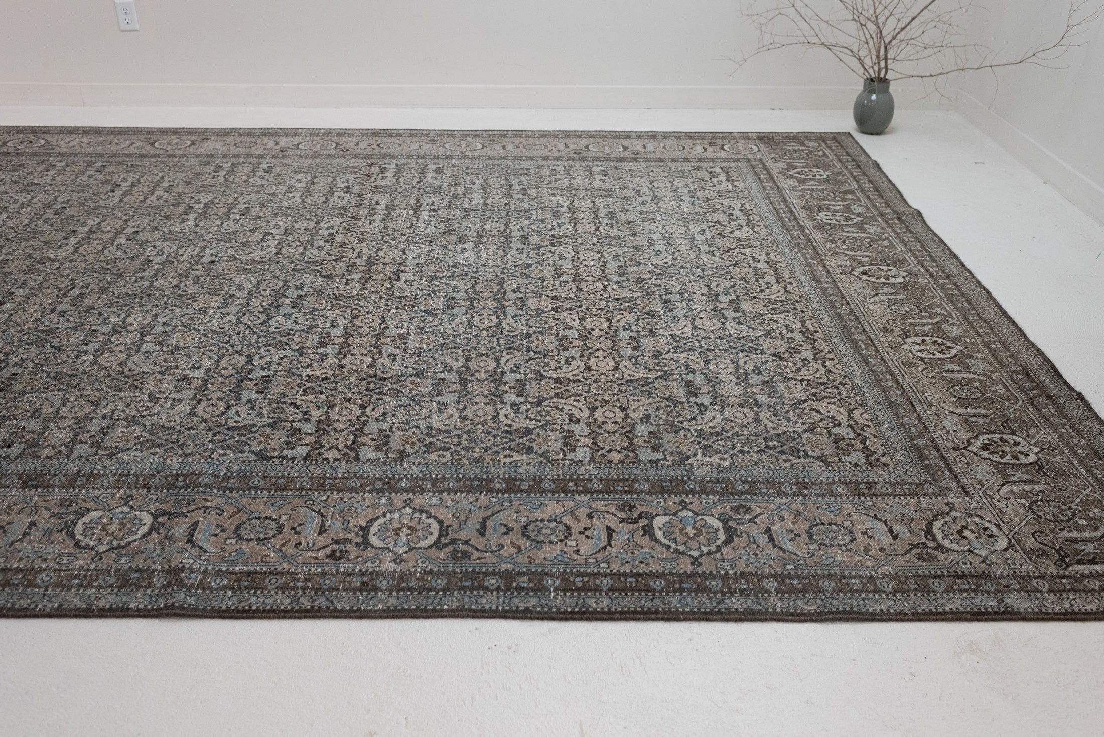 9&#39;5 x 12&#39;7 | Beautiful 1930s Tabriz Rug | L-3272