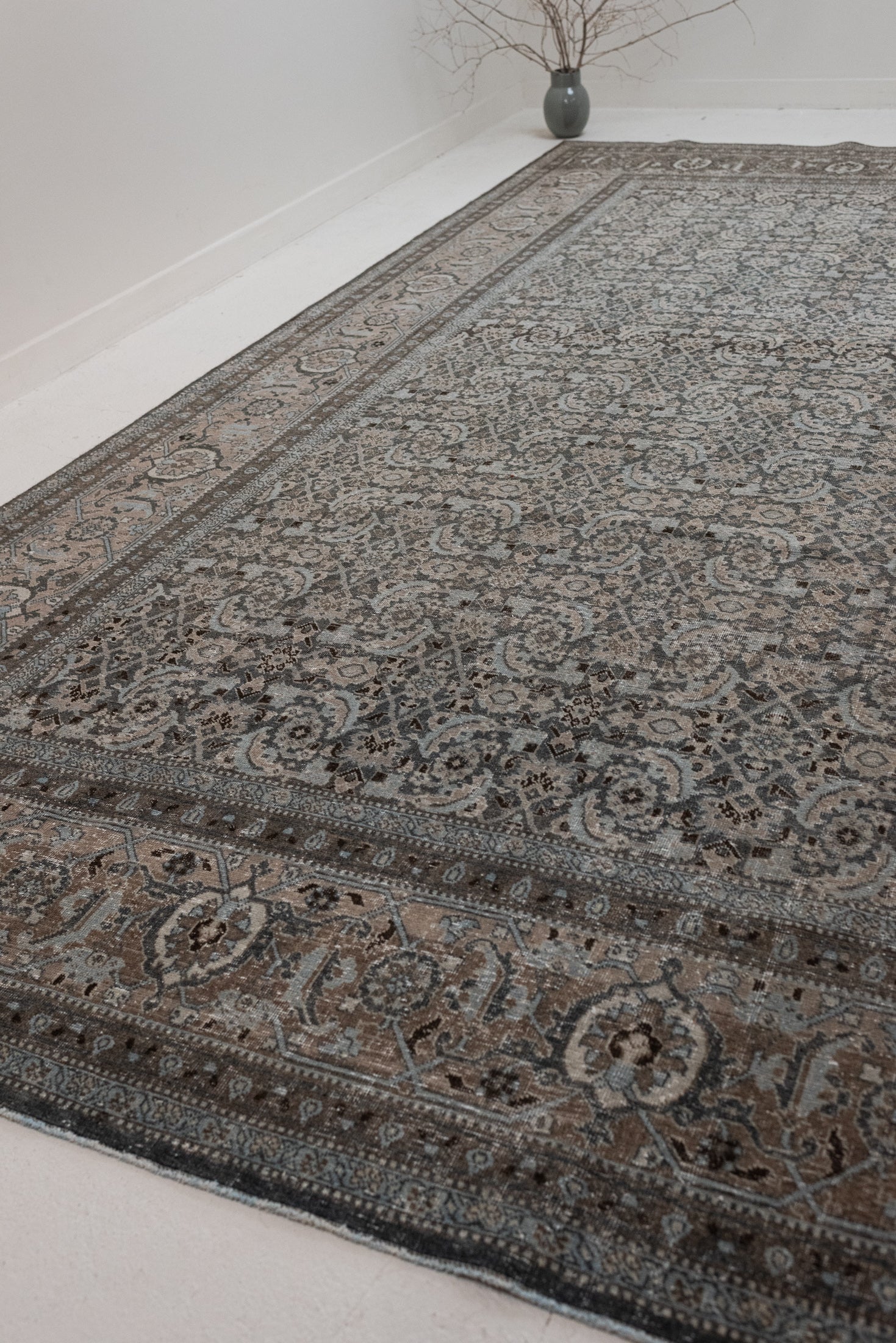 9&#39;5 x 12&#39;7 | Beautiful 1930s Tabriz Rug | L-3272