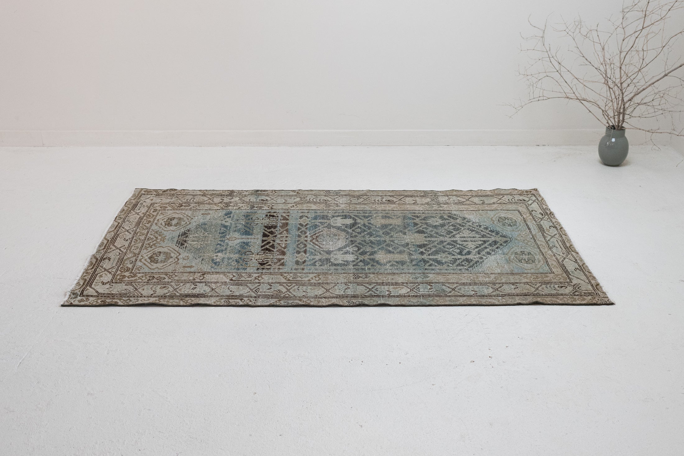 3&#39;10 x 6&#39;7 | Classic Medium Malayer Rug | W-3273