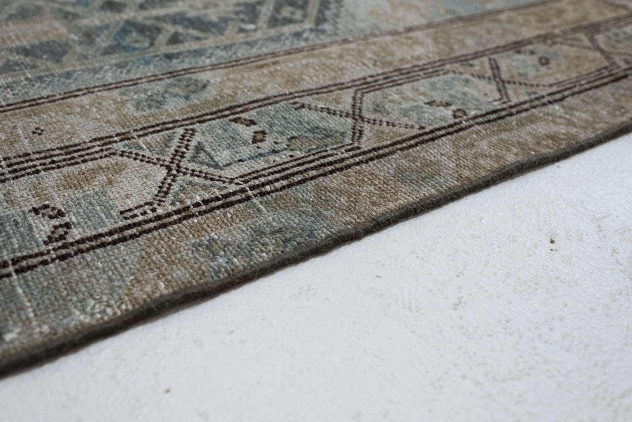 3&#39;10 x 6&#39;7 | Classic Medium Malayer Rug | W-3273