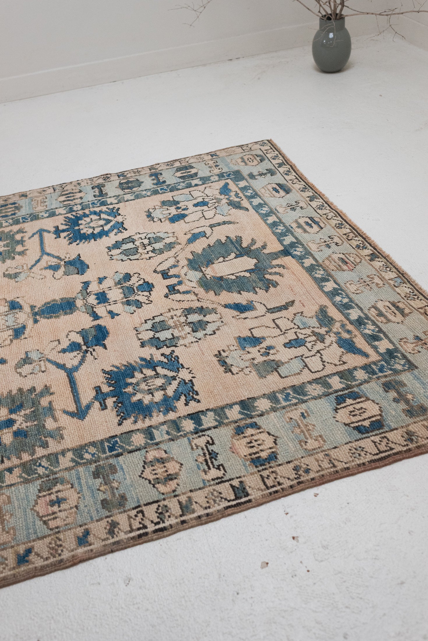 4&#39;5 x 7&#39;0 | 1970s Medium Oushak Scatter Rug | CE-W-3248