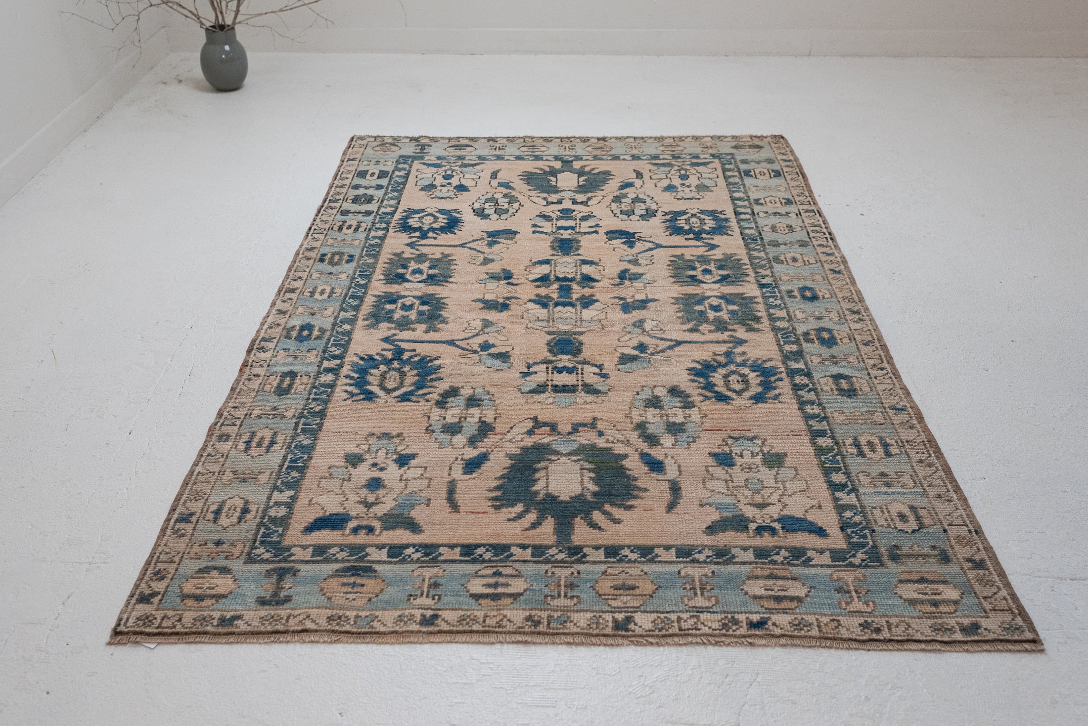 4&#39;5 x 7&#39;0 | 1970s Medium Oushak Scatter Rug | CE-W-3248