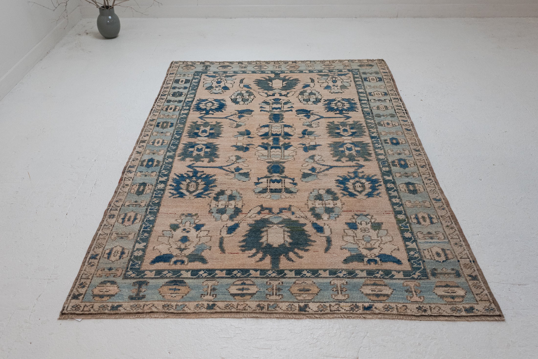 4&#39;5 x 7&#39;0 | 1970s Medium Oushak Scatter Rug | CE-W-3248