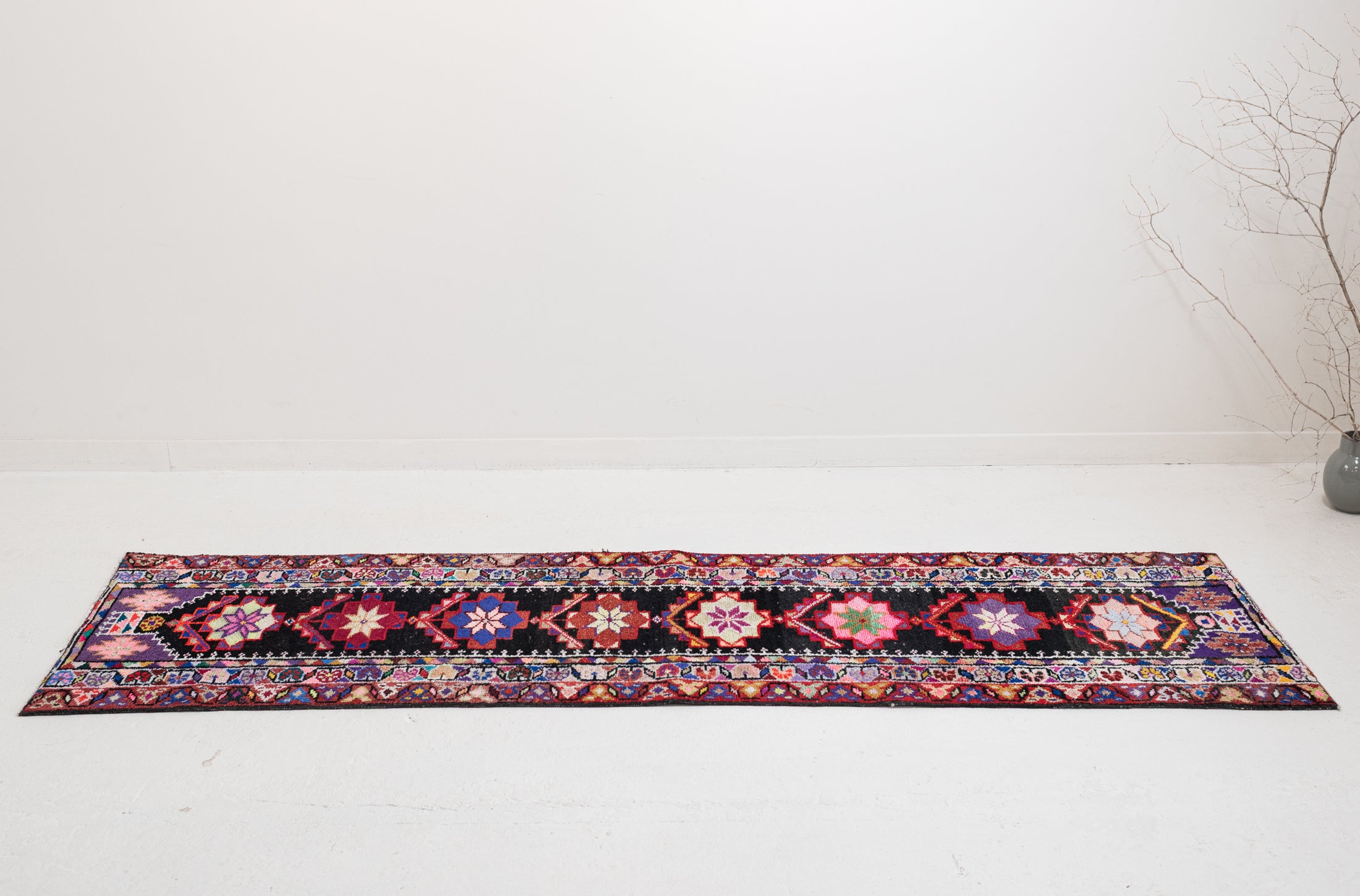 2'6 x 8'11 | R-4084
