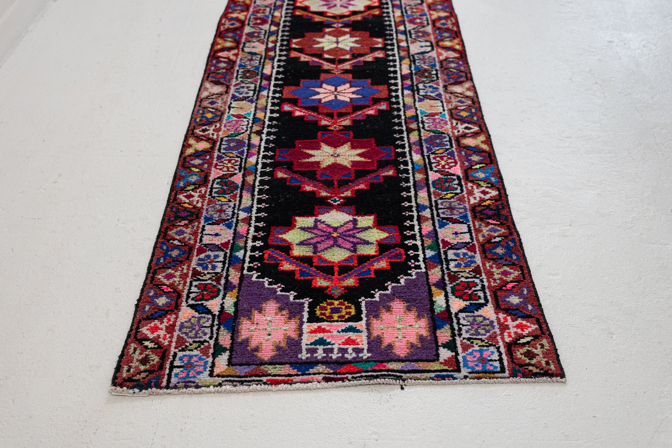 2'6 x 8'11 | R-4084