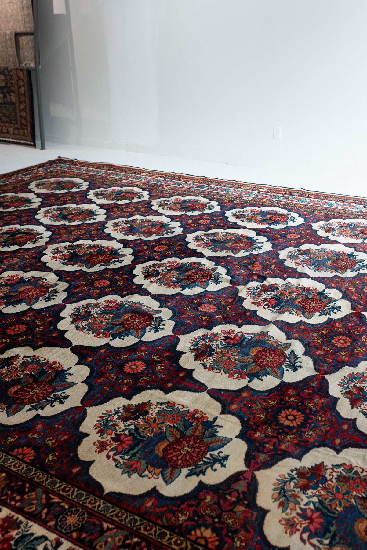 14&#39;6 x 18&#39;4 | Antique Bakhtiari | Queen