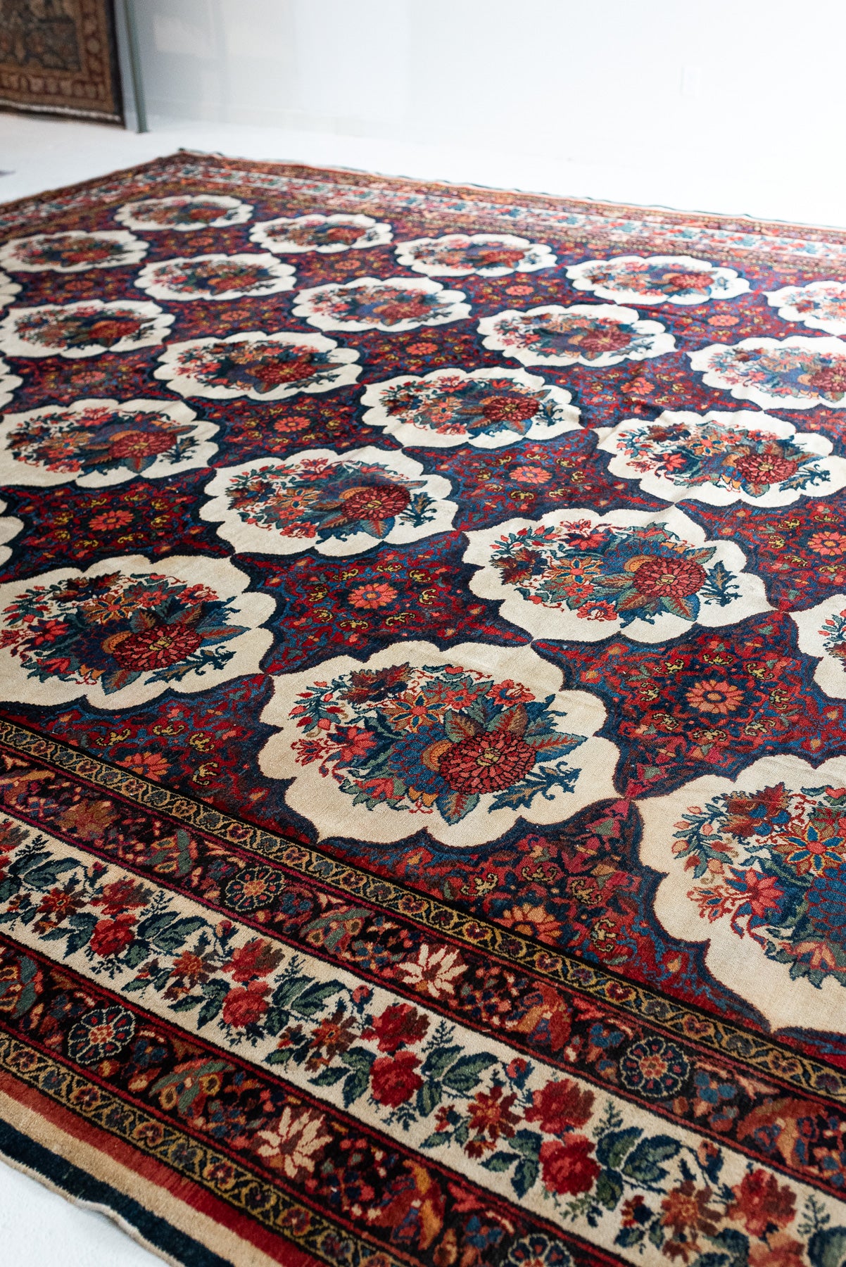 14&#39;6 x 18&#39;4 | Antique Bakhtiari | Queen