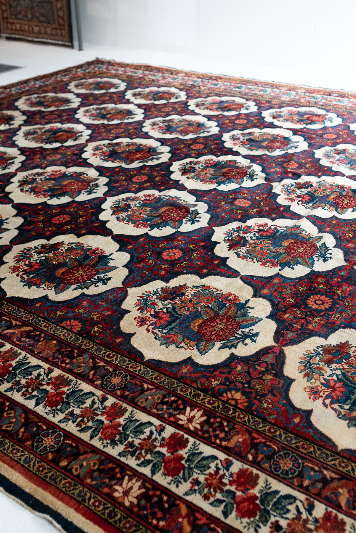 14&#39;6 x 18&#39;4 | Antique Bakhtiari | Queen