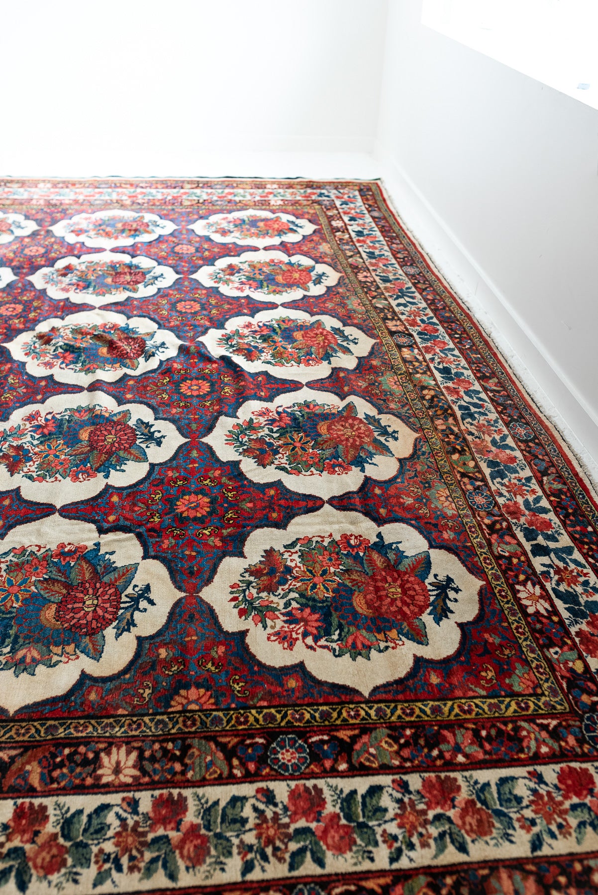 14&#39;6 x 18&#39;4 | Antique Bakhtiari | Queen