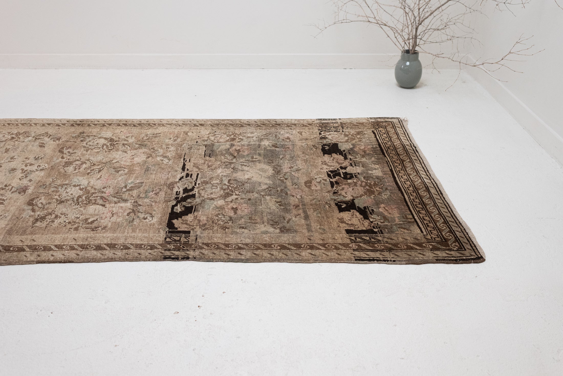4&#39;3 x 10&#39;4 | Wide Floral Runner | CE-R-3244