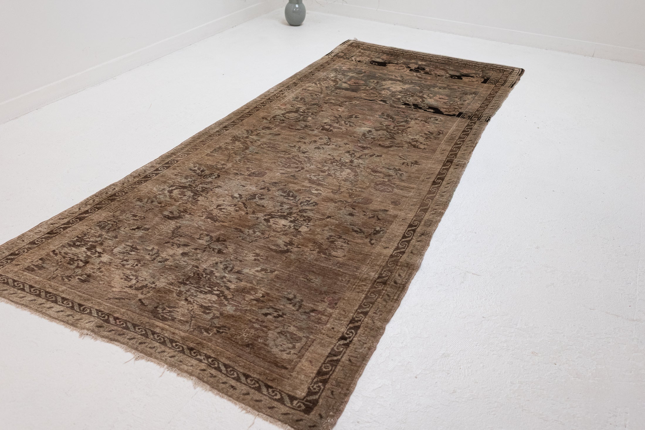 4&#39;3 x 10&#39;4 | Wide Floral Runner | CE-R-3244