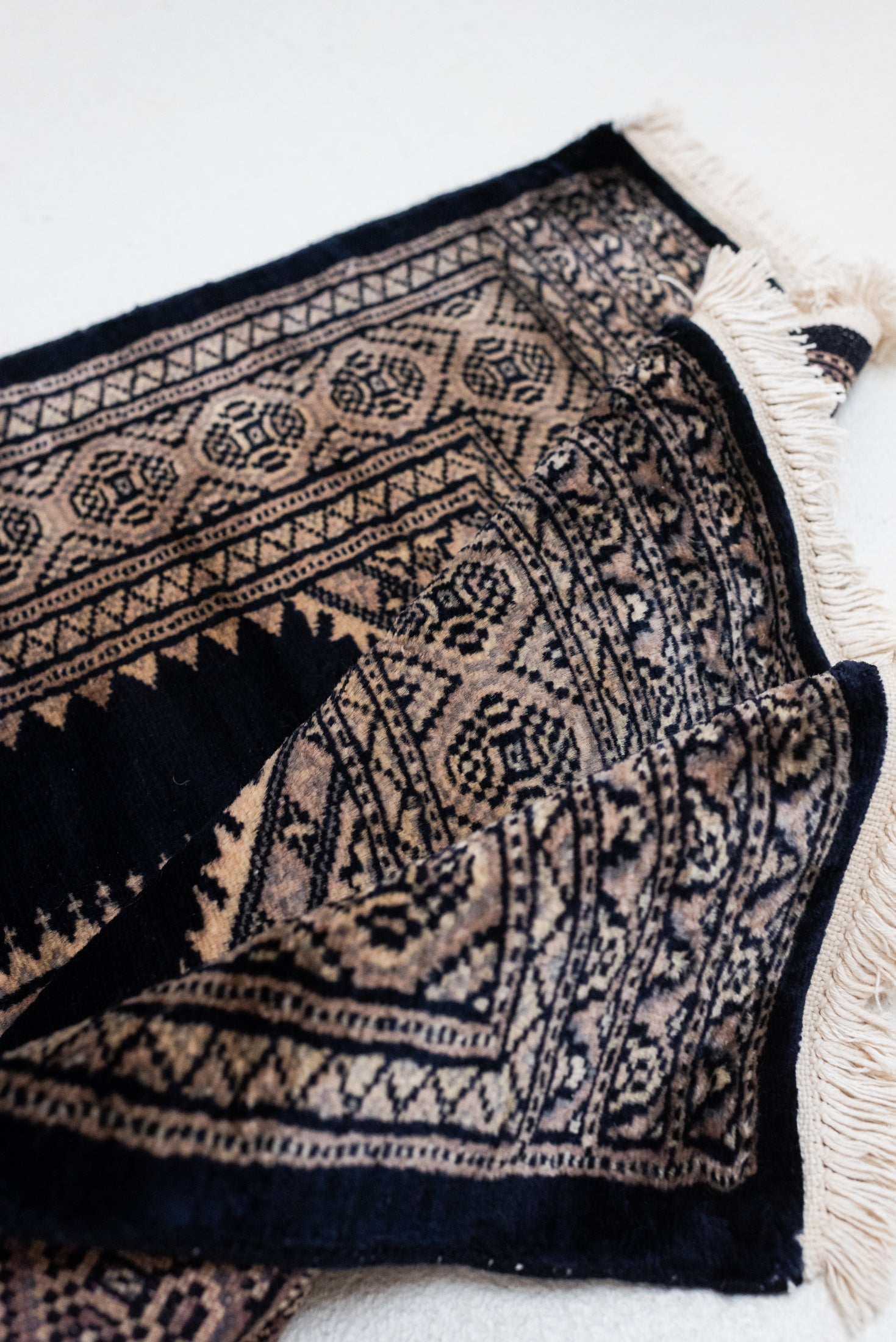 2&#39;6 x 6&#39;8 | Beautiful Vintage Bokhara Runner | R-3278