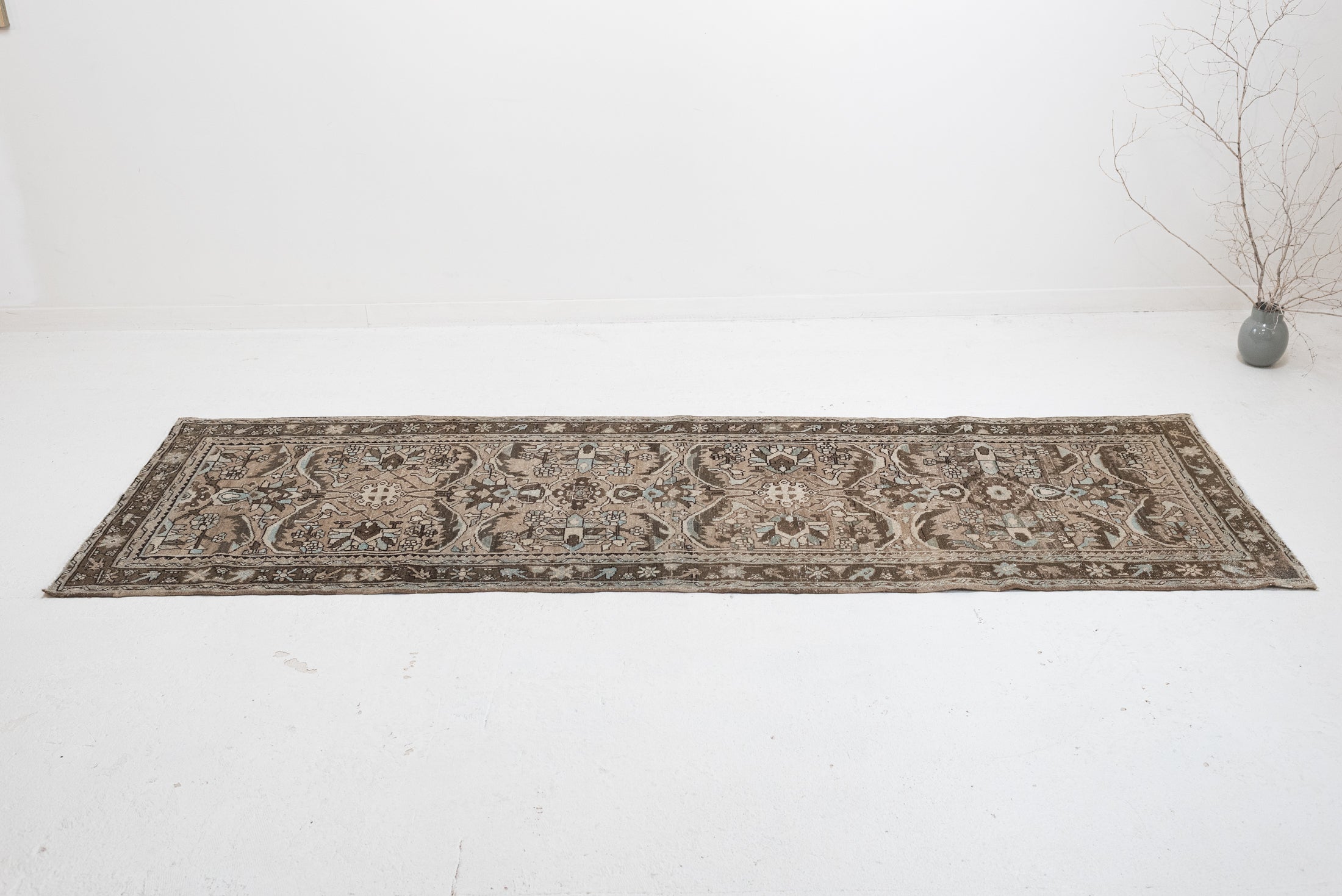 3'3 x 10'8 | R-4126