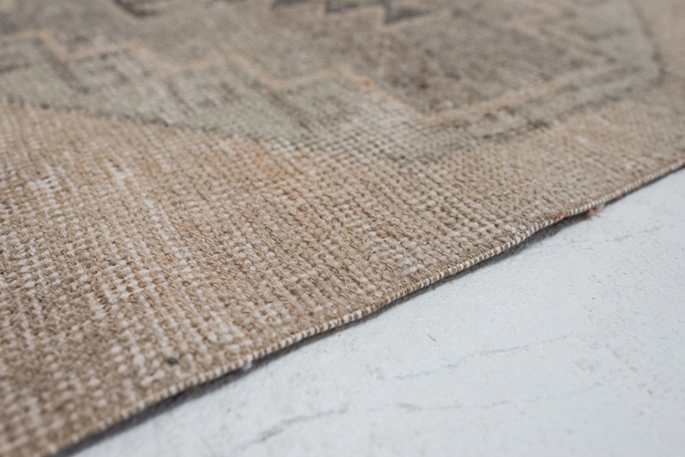 2&#39;7 x 11&#39;0 | Beautiful Vintage Runner | R-3317
