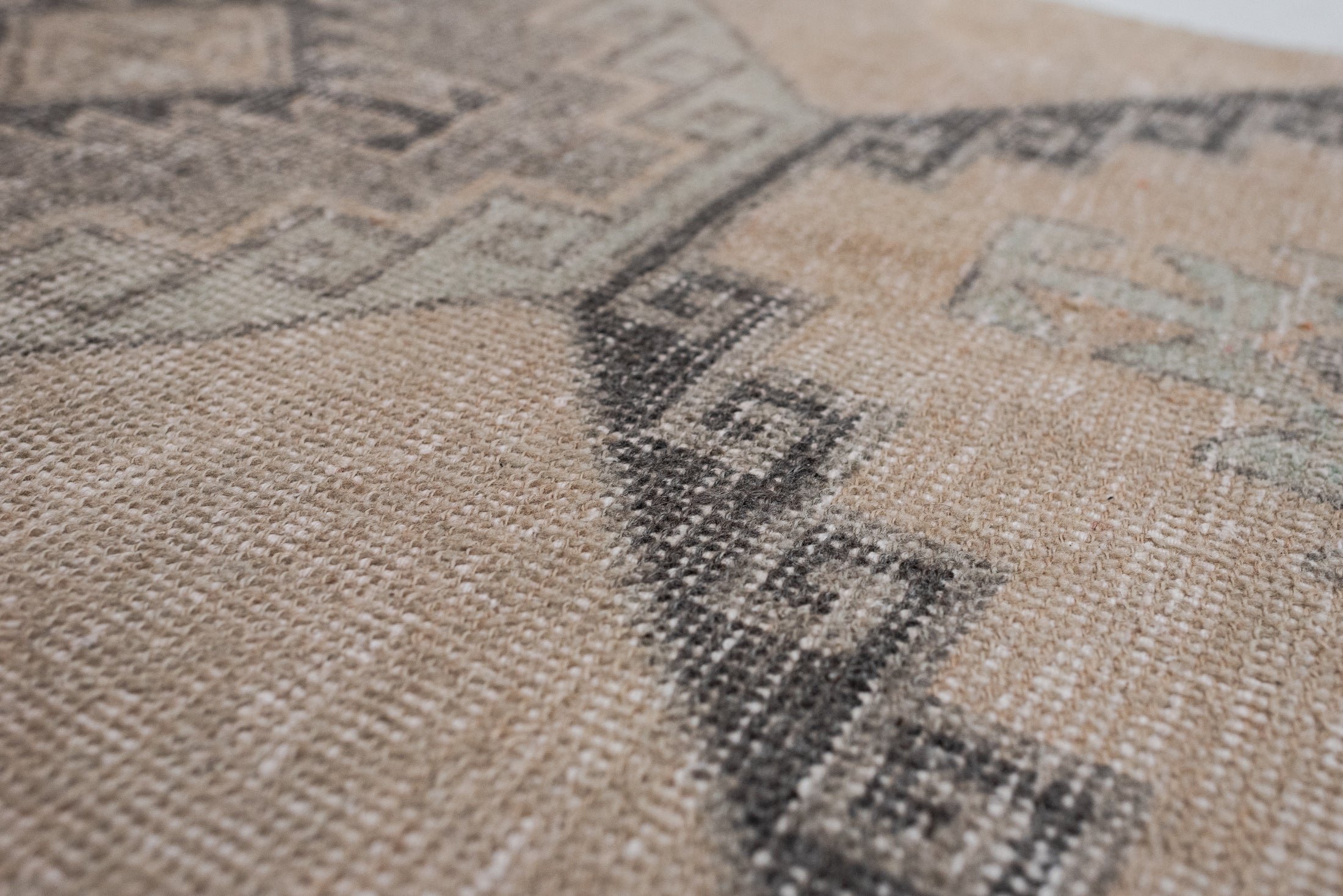 2&#39;7 x 11&#39;0 | Beautiful Vintage Runner | R-3317