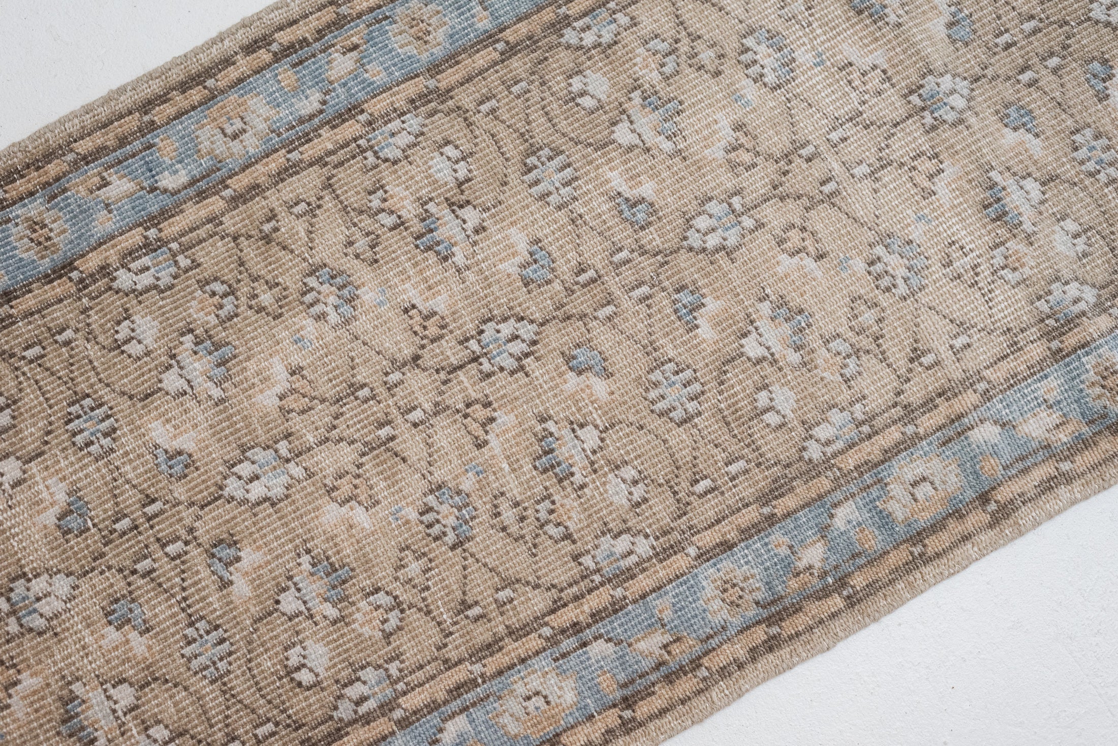 2&#39;10 x 10&#39;10 | Kathrina Runner | R-3265