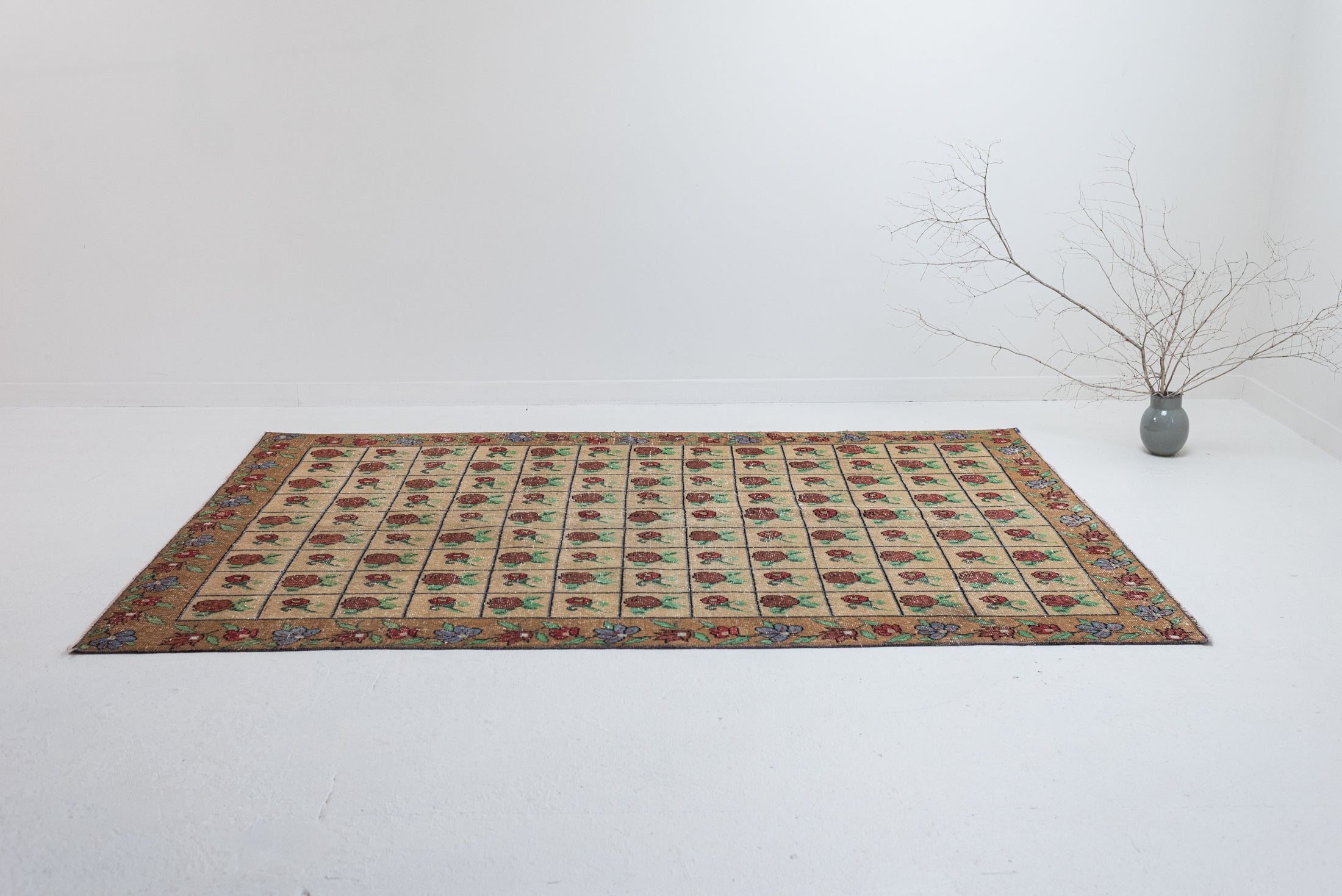 5&#39;8 x 8&#39;9 | Large Rose Rug | C-3310