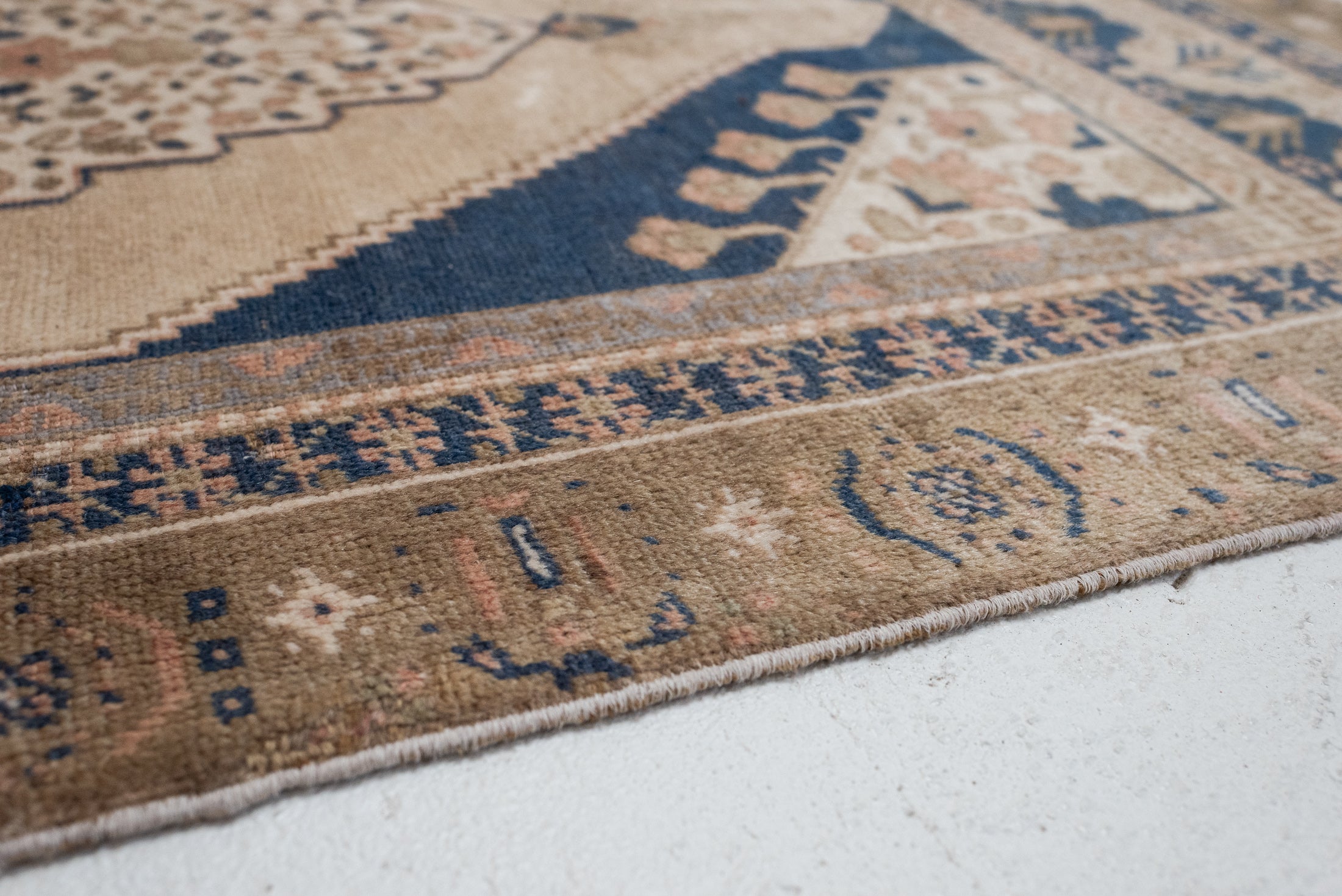 3&#39;6 x 6&#39;8 | Medium Vintage Anatolian Rug | W-3307