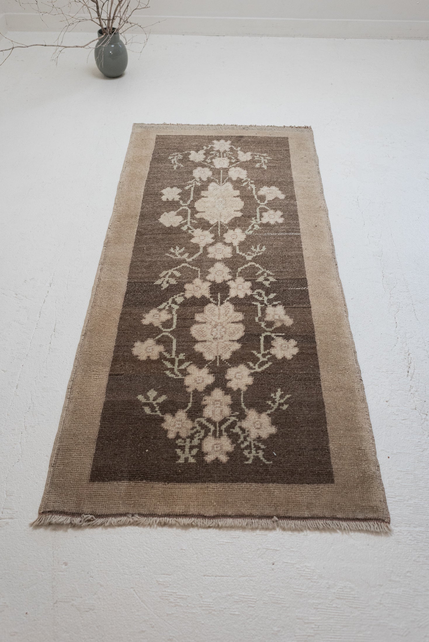 2&#39;5 x 6&#39;0 | Short Skinny Vintage Runner | R-3296