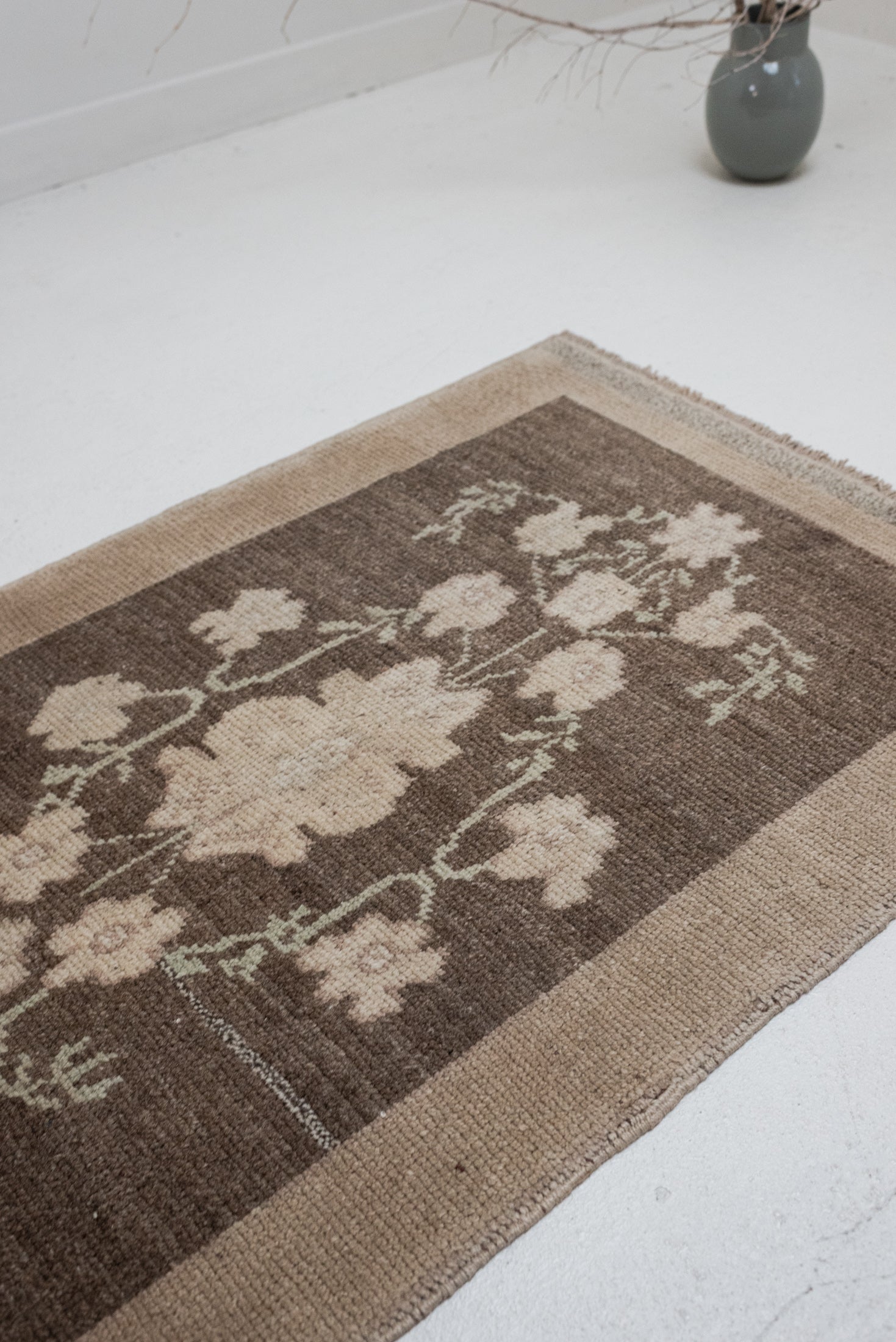 2&#39;5 x 6&#39;0 | Short Skinny Vintage Runner | R-3296