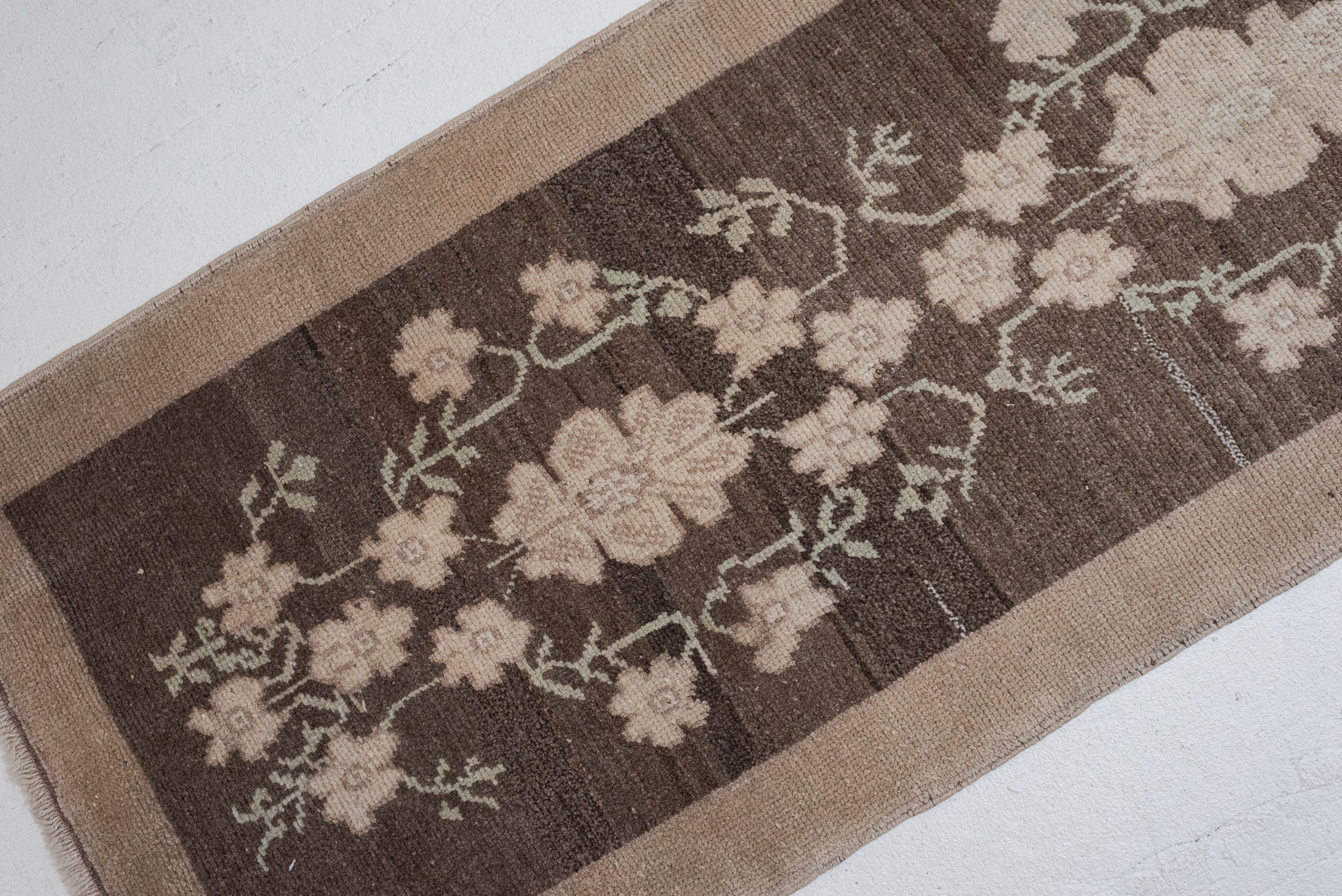 2&#39;5 x 6&#39;0 | Short Skinny Vintage Runner | R-3296