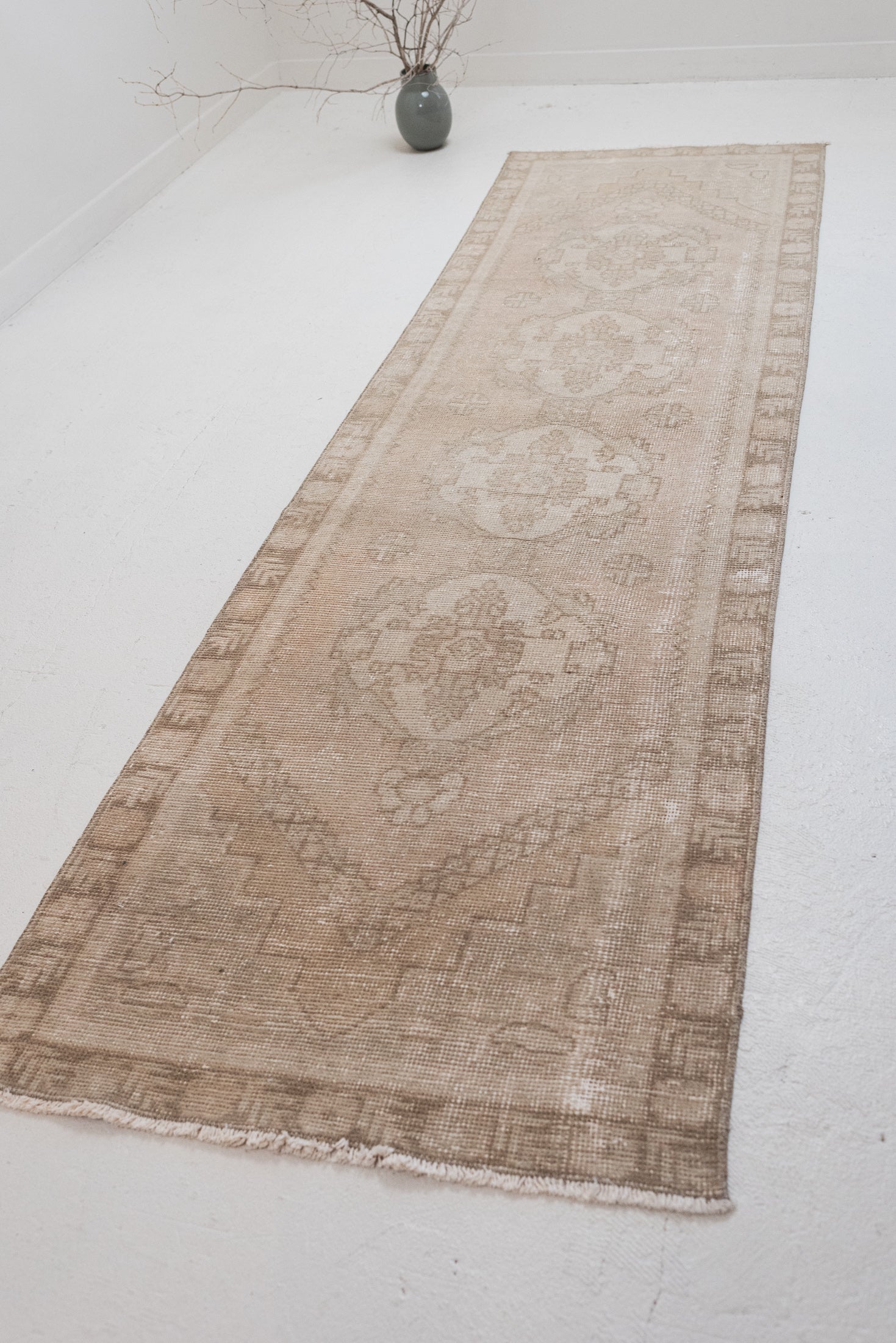 2&#39;8 x 9&#39;9 | Vintage Turkish Runner | R-3300
