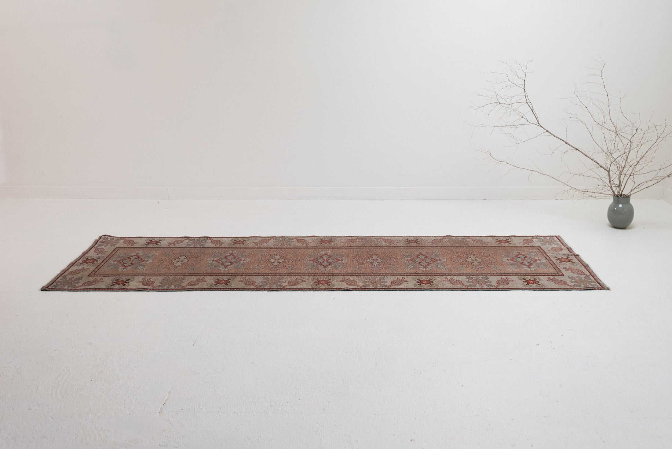 2&#39;9 x 9&#39;4 | R-3301