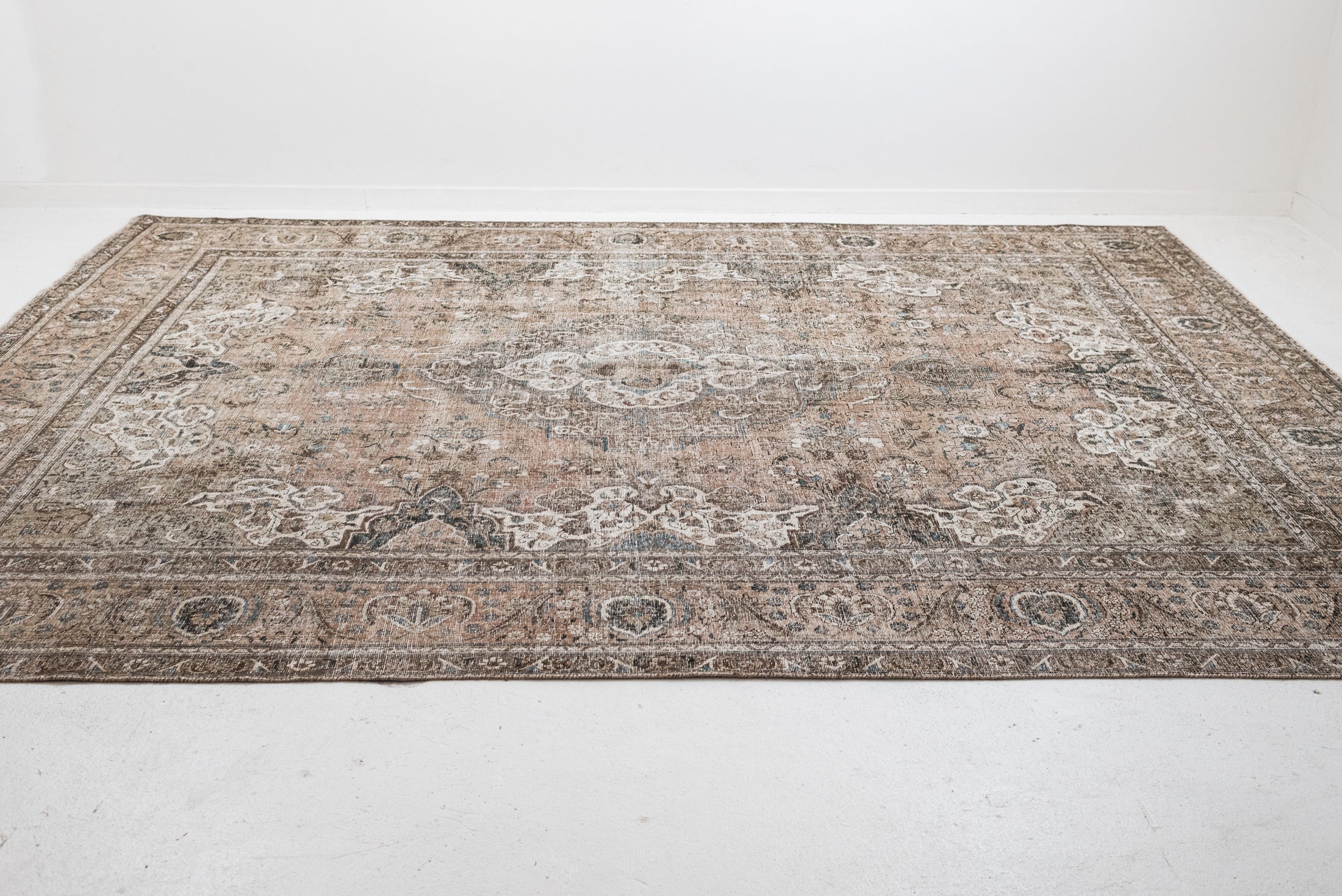 Reserved | MH | 9'8 x 12'11 | L-4240