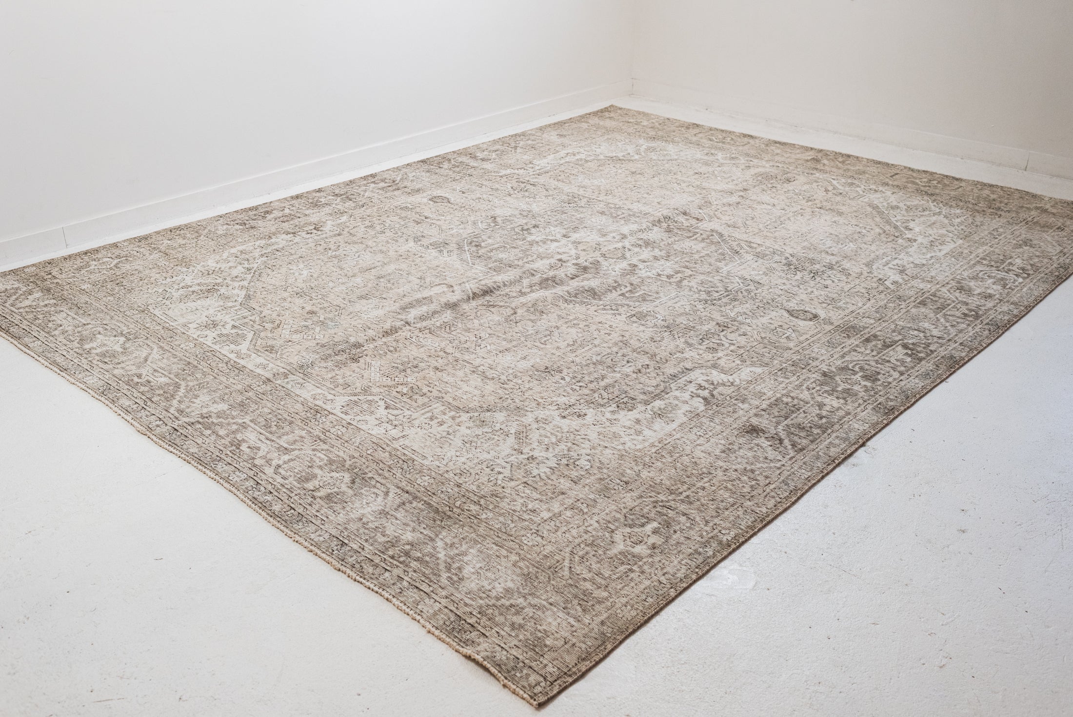 Reserved | JM | 9'6 x 12'6 | L-4239