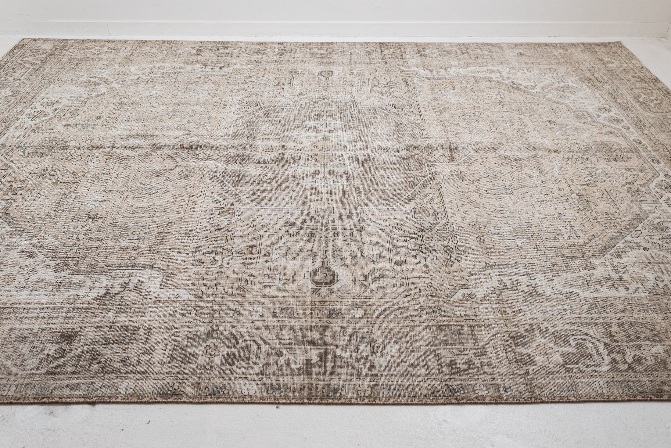 Reserved | JM | 9'6 x 12'6 | L-4239