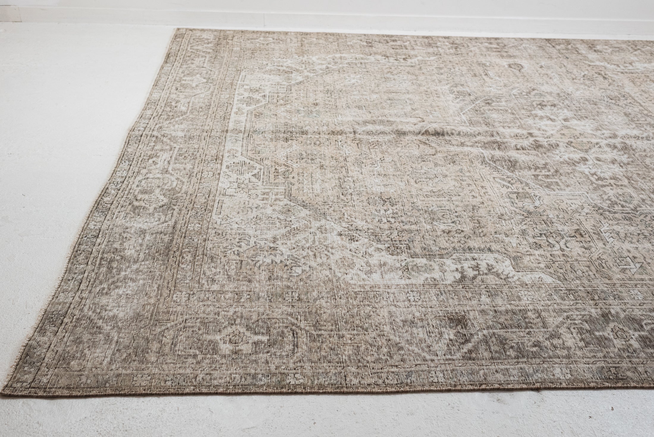 Reserved | JM | 9'6 x 12'6 | L-4239