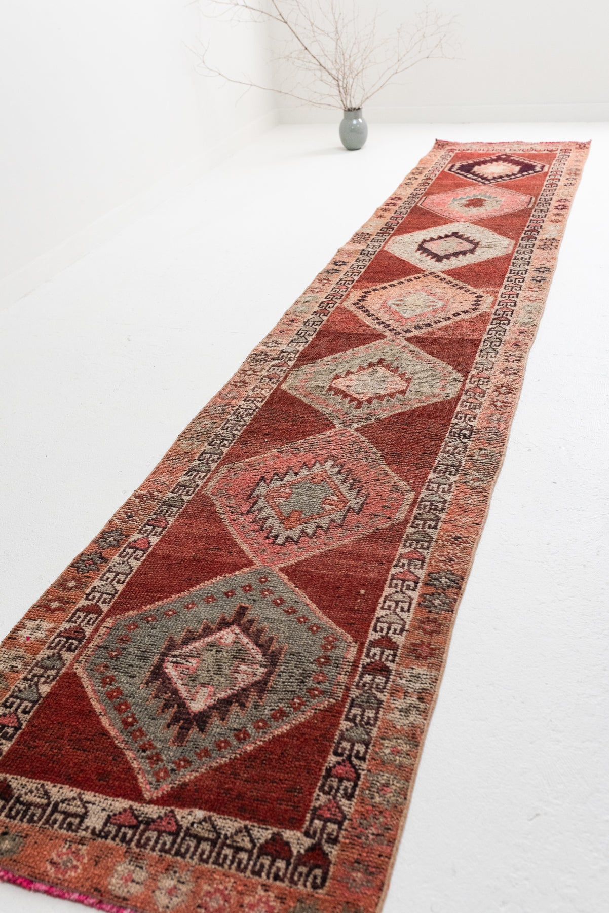 専用ですViNATAGE TURKiSH RUG 3点 2' X 3' Vintage Turkish Rug, Red - Sesina - Revival™