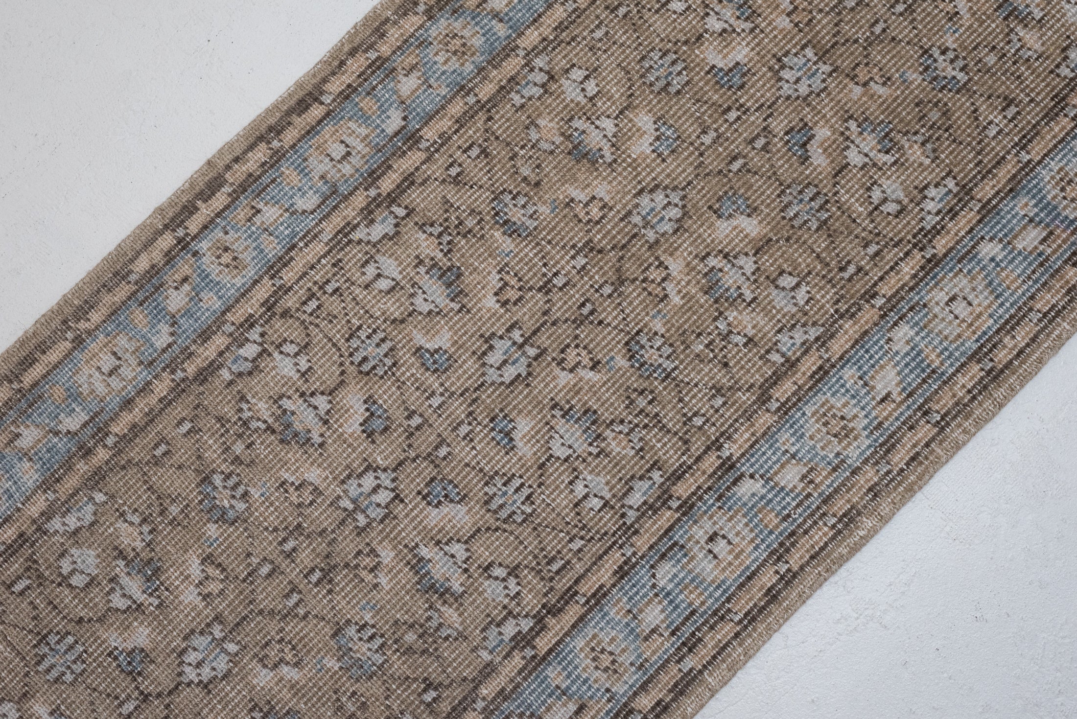 2&#39;10 x 10&#39;0 | Kathrina Runner | R-3262