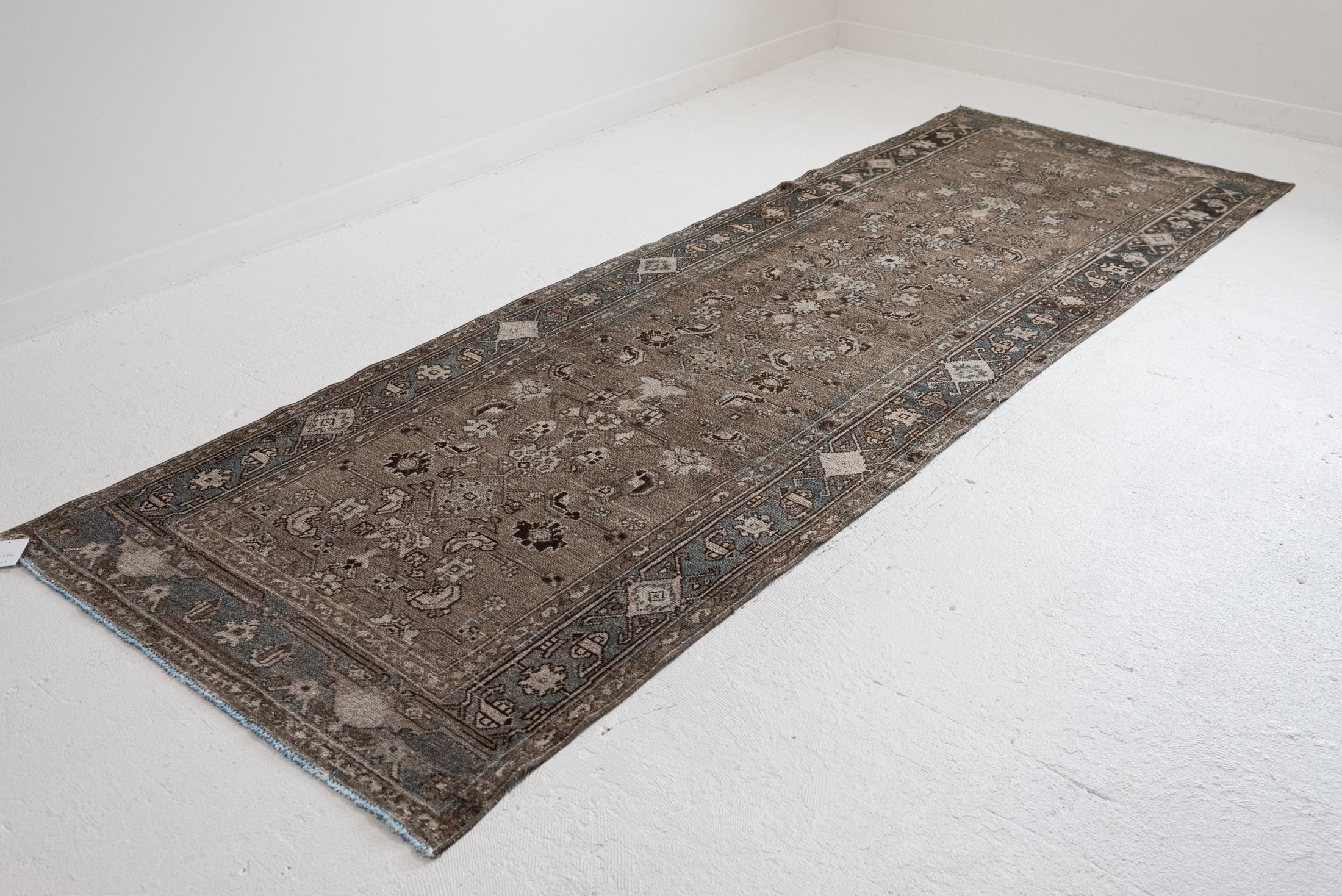 3&#39;3 x 10&#39;4 | 1930s Malayer Runner | CE-R-3346