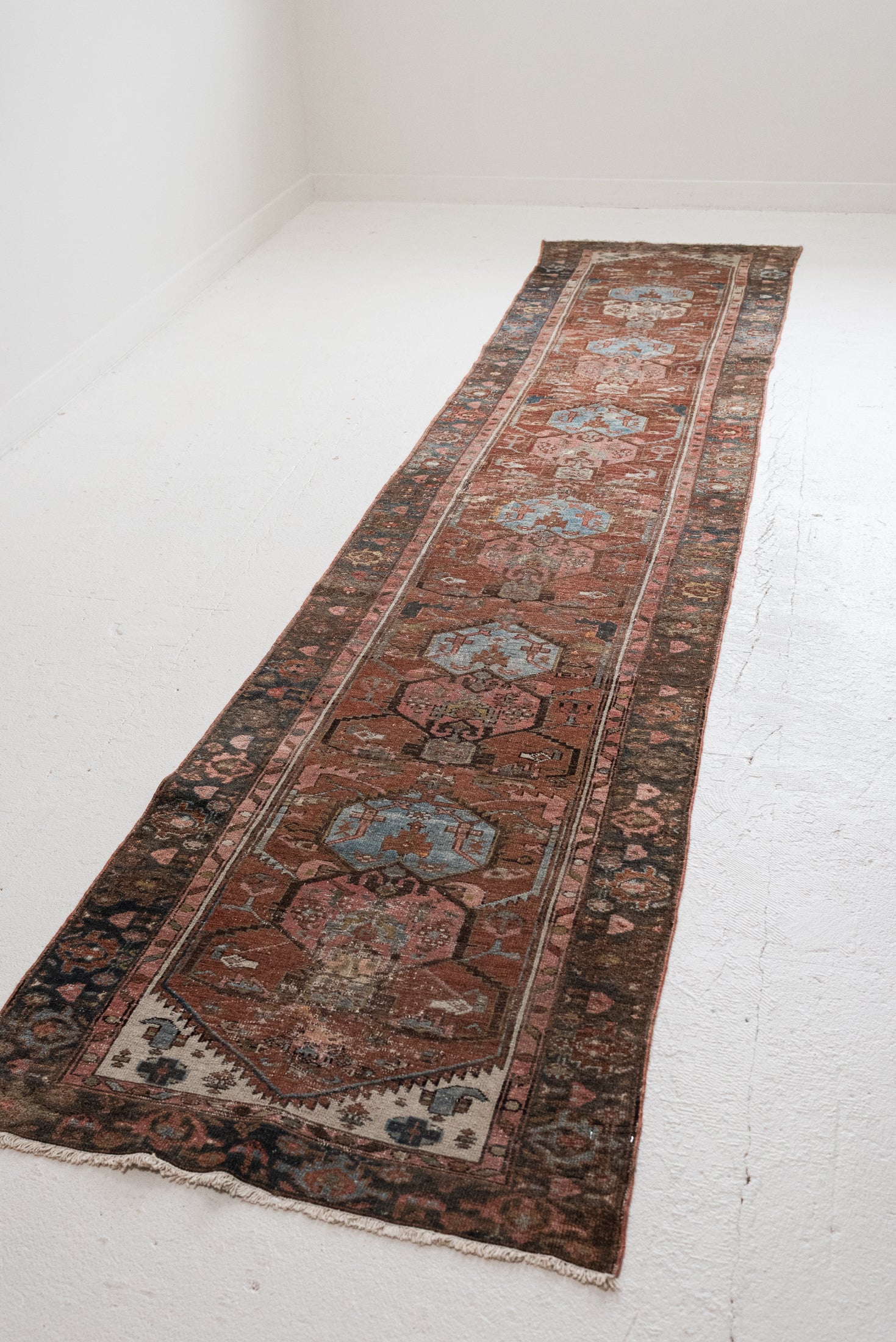 2&#39;7 x 12&#39;1 | Skinny Vintage Malayer Runner | CE-R-3351