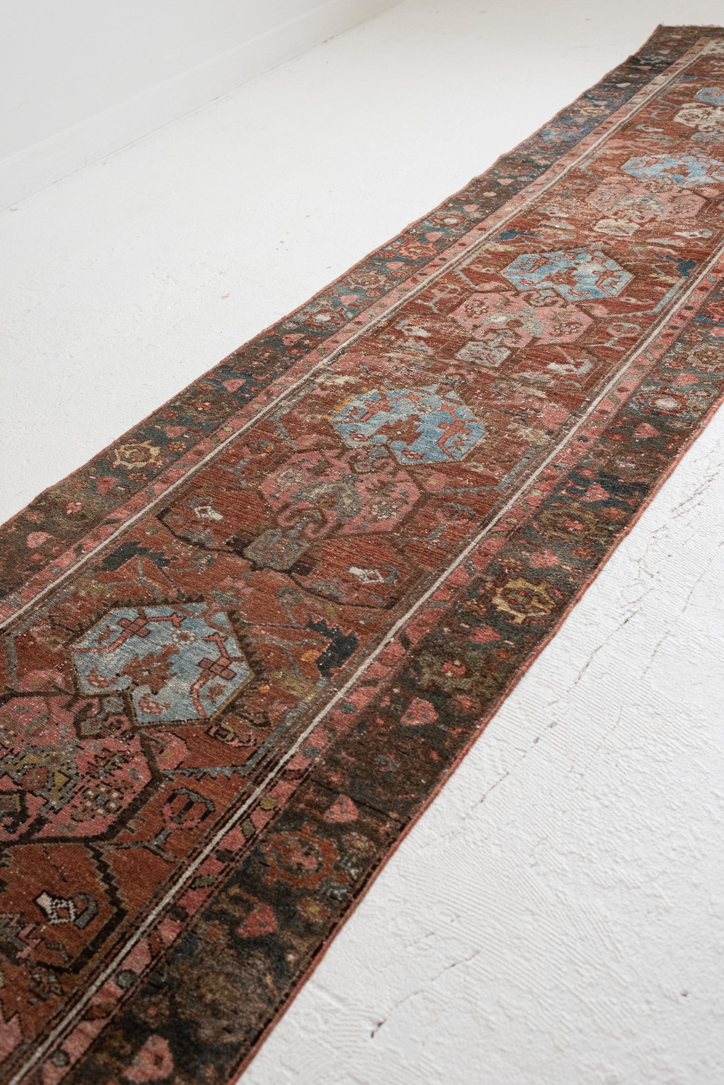 2&#39;7 x 12&#39;1 | Skinny Vintage Malayer Runner | CE-R-3351