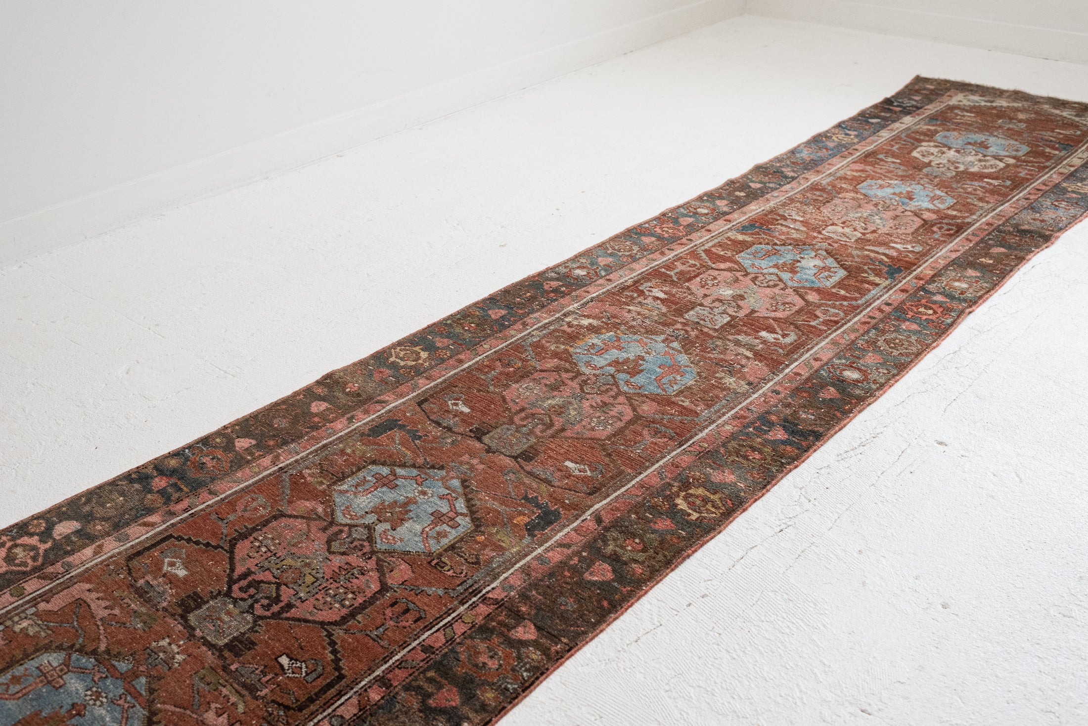 2&#39;7 x 12&#39;1 | Skinny Vintage Malayer Runner | CE-R-3351