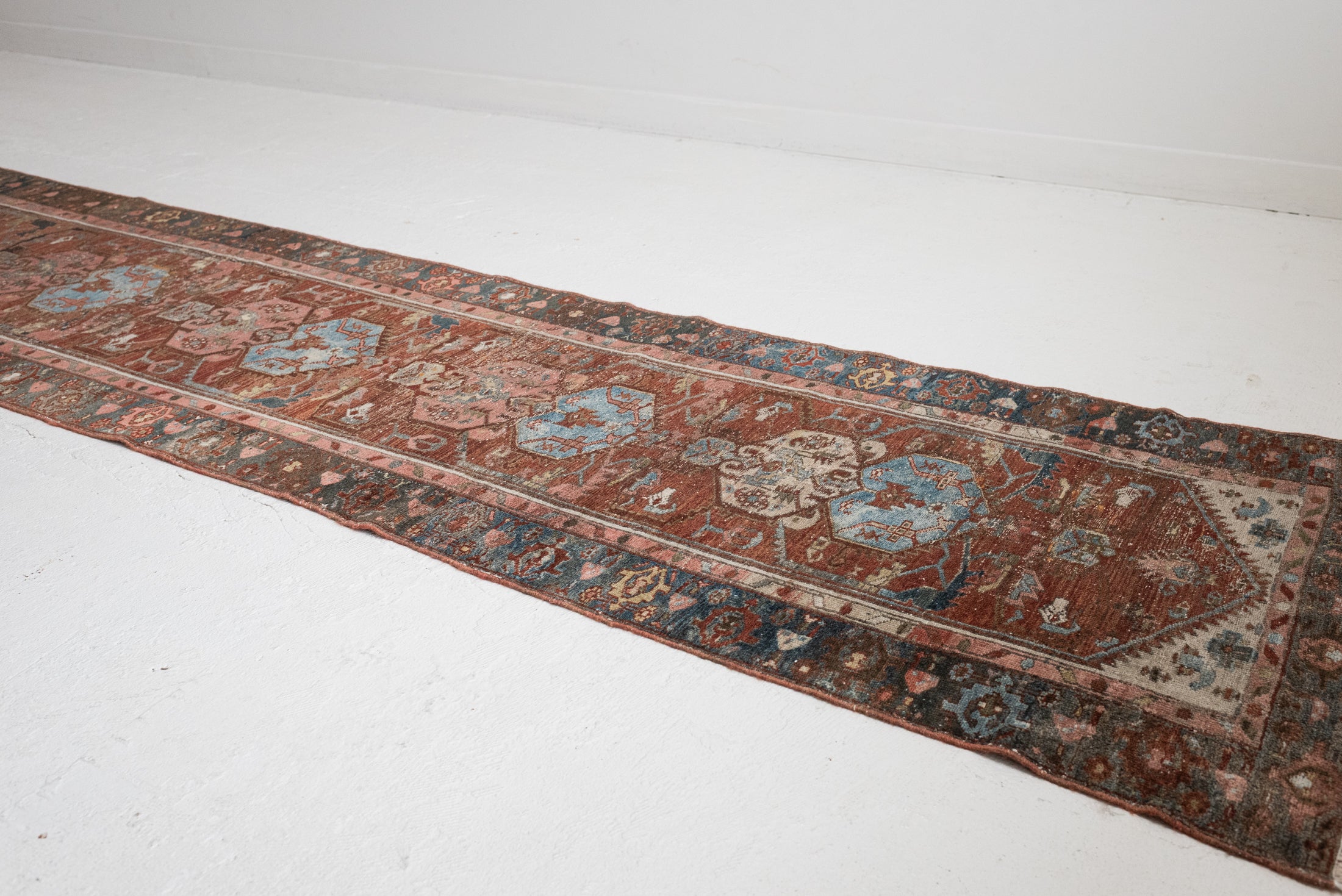 2&#39;7 x 12&#39;1 | Skinny Vintage Malayer Runner | CE-R-3351