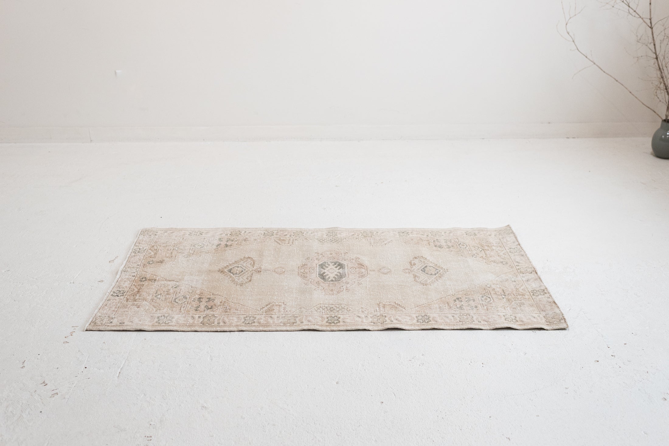 2'7 x 5'2 | CE-W-4331