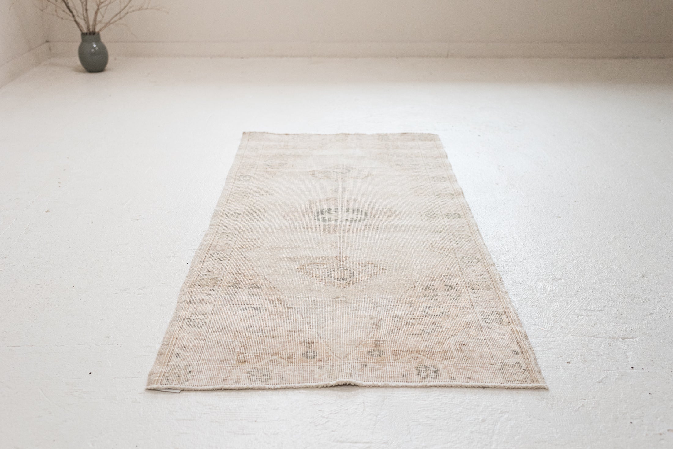 2'7 x 5'2 | CE-W-4331