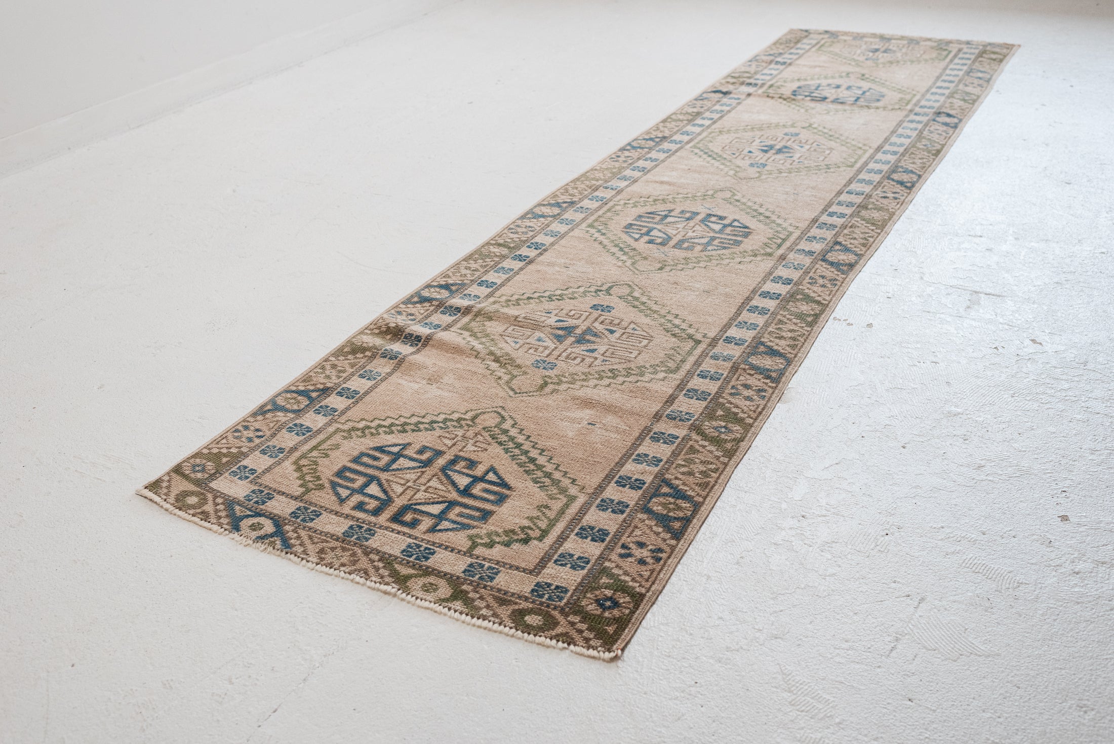 2'5 x 9'9 | CE-R-4300