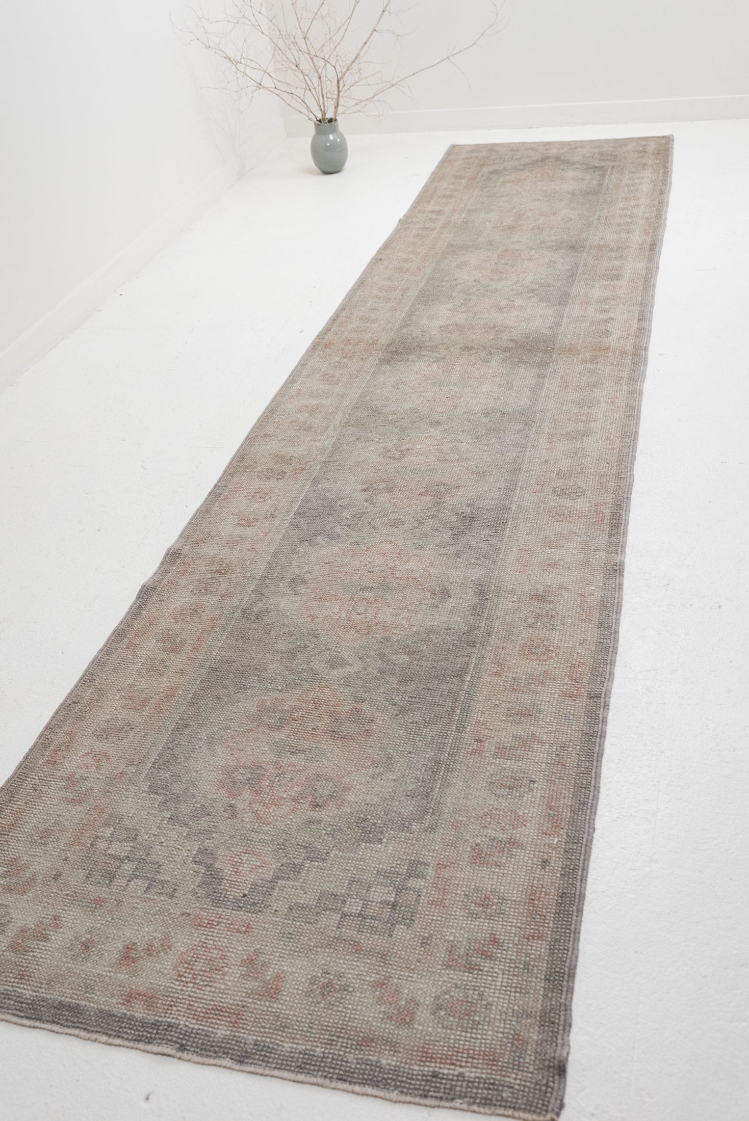 3&#39;1 x 14&#39;0 | Gray Turkish Runner | CE-R-3326