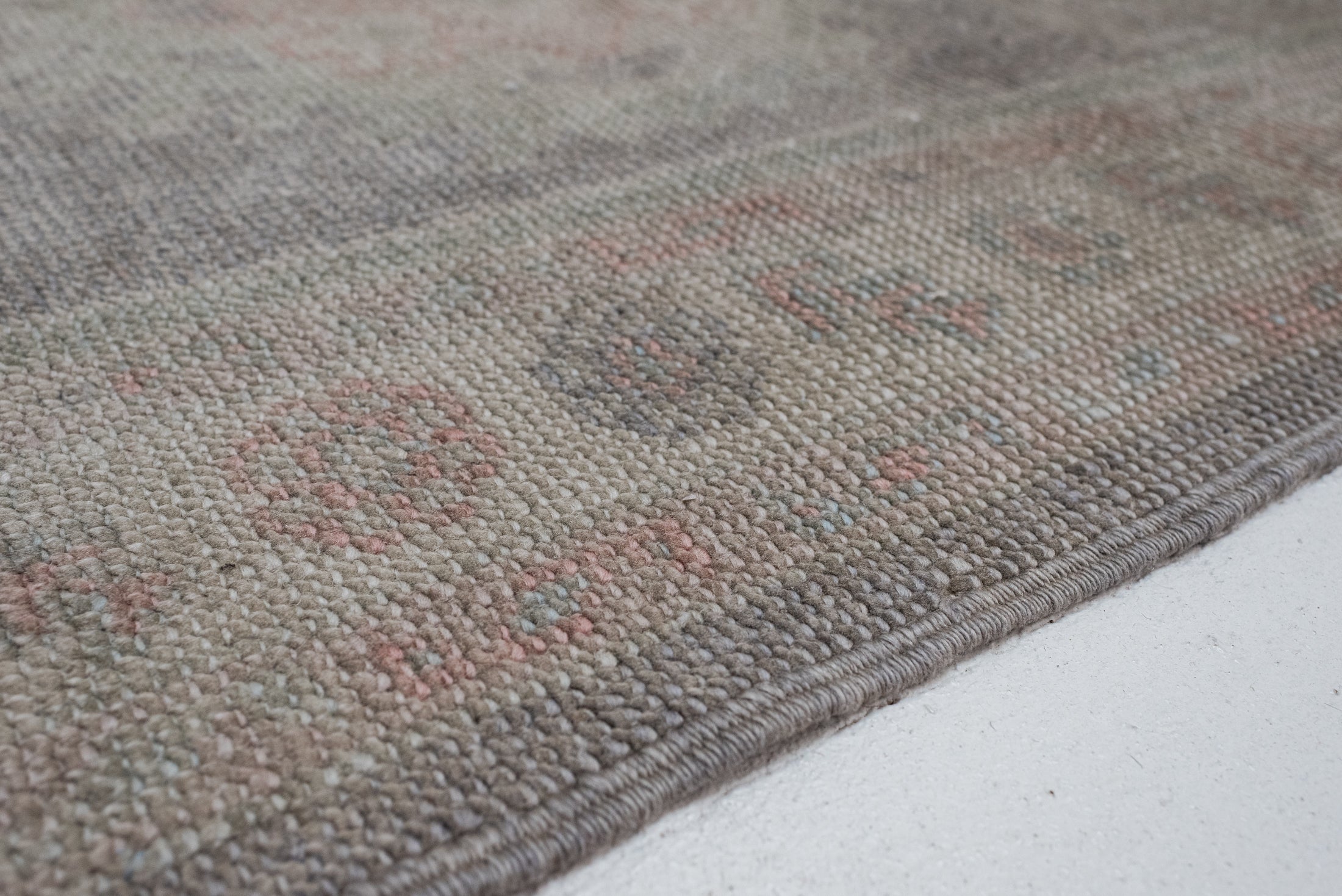 3&#39;1 x 14&#39;0 | Gray Turkish Runner | CE-R-3326