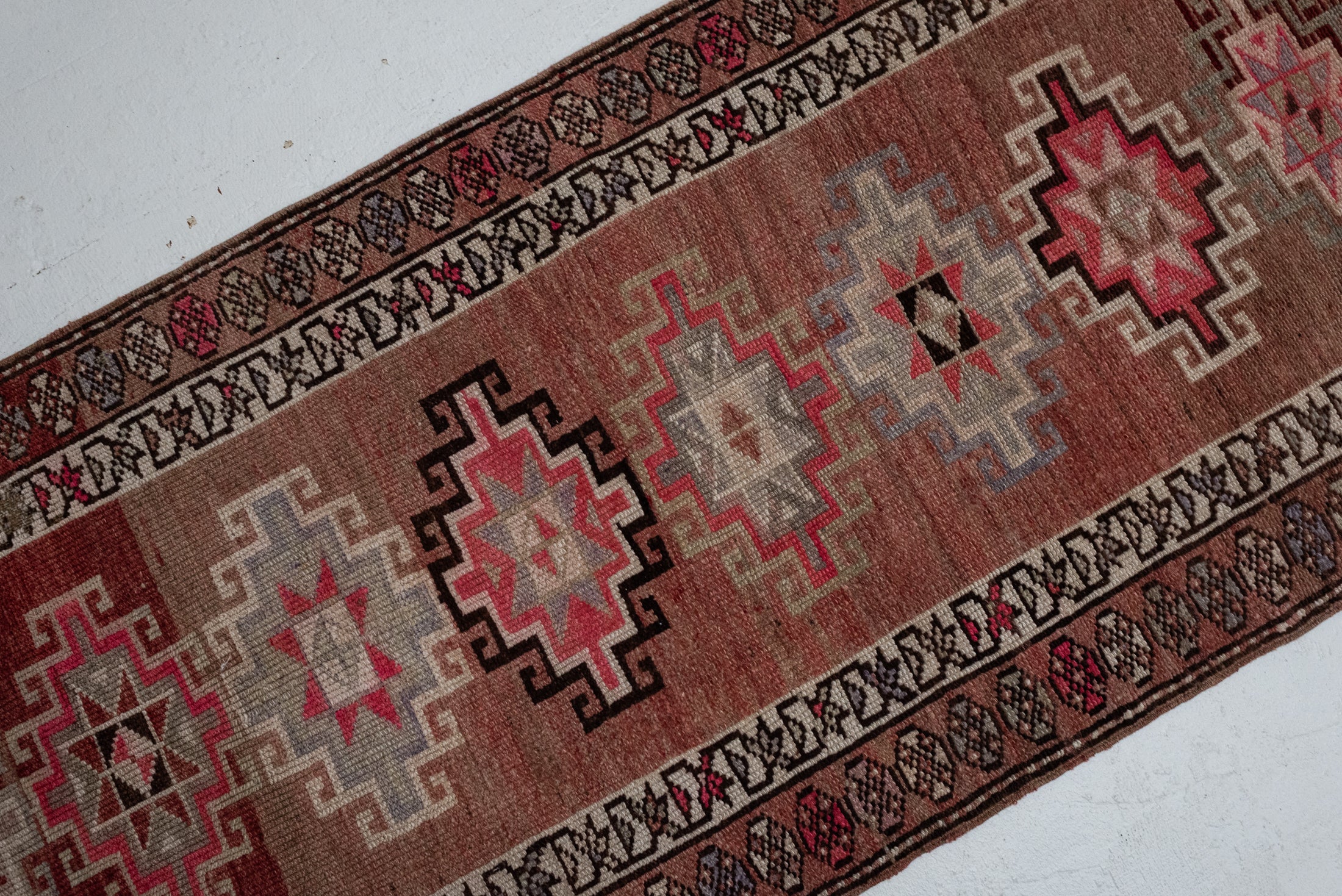 2&#39;10 x 12&#39;3 | Colorful Vintage Runner | R-3518