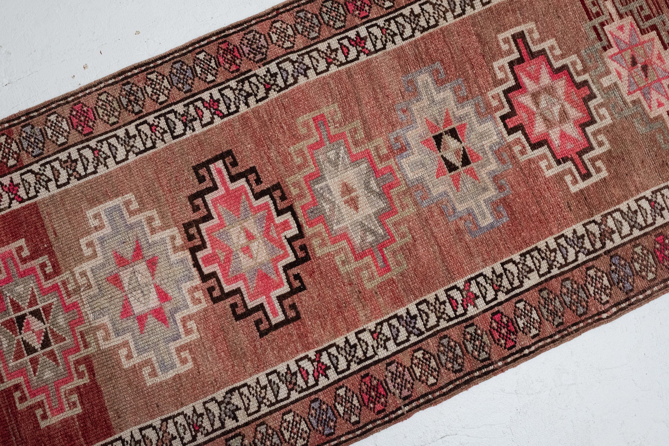 2&#39;10 x 12&#39;3 | Colorful Vintage Runner | R-3518