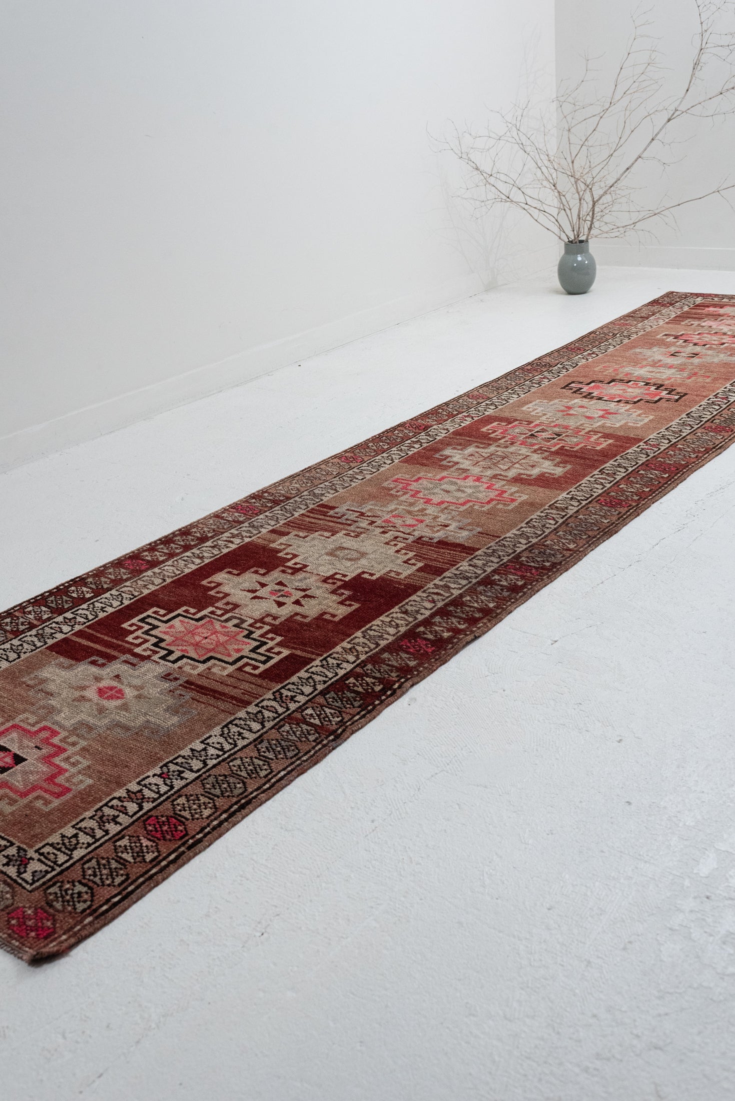 2&#39;10 x 12&#39;3 | Colorful Vintage Runner | R-3518