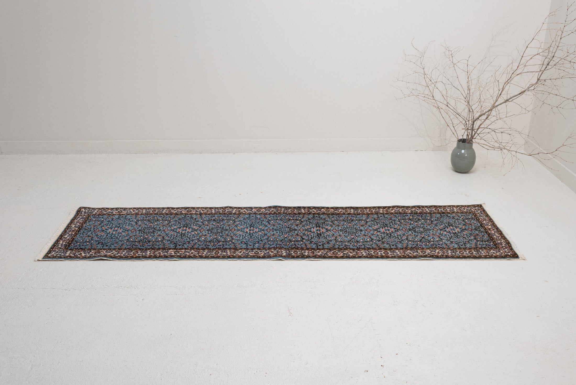 1&#39;11 x 7&#39;5 | Skinny Vintage Keyseri Runner | R-3715